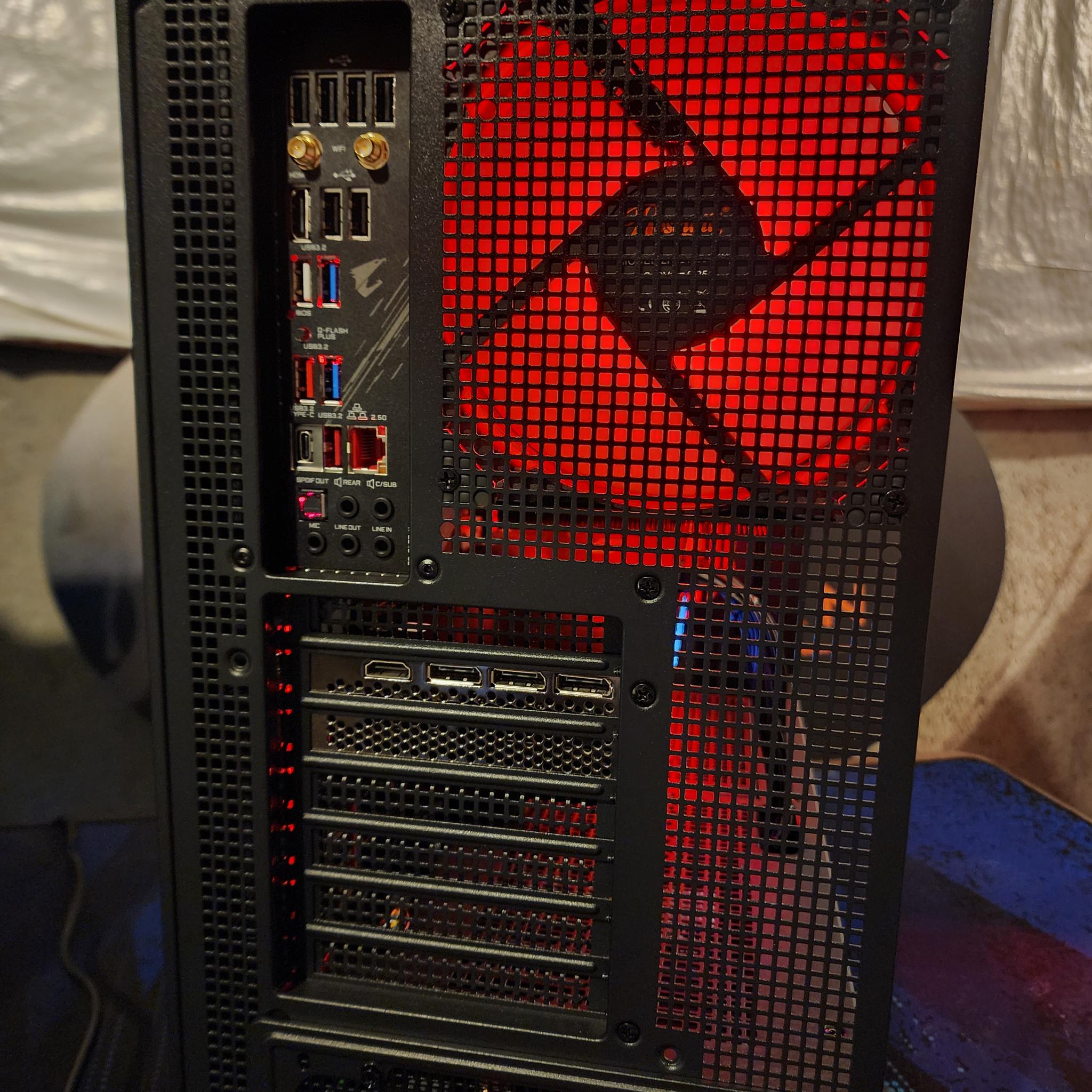 RTX 3080 Ti / Ryzen 5 5600X / 32GB DDR4 RAM / 1TB NVMe SSD
