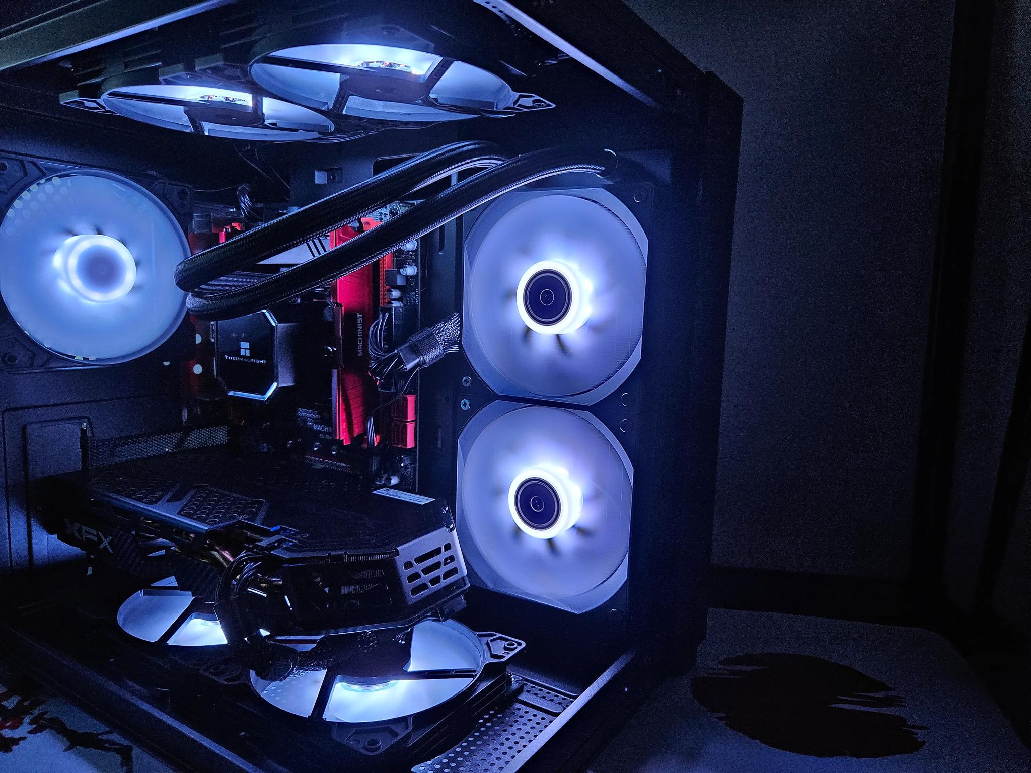 Liquid cooled Budget Beast Intel 10 core / 16GB DDR4 / 1TB SSD / RX580 8GB
