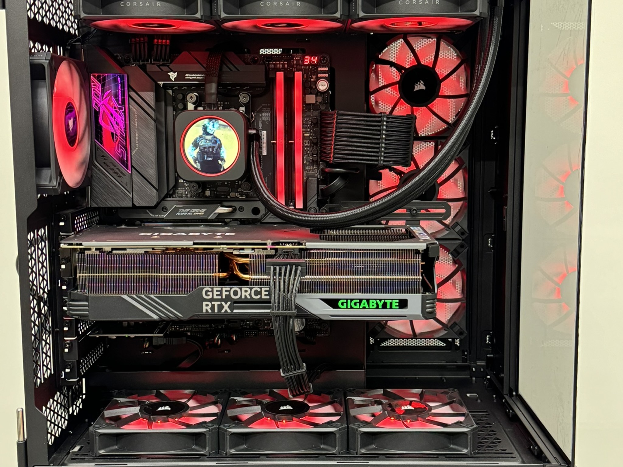 Corsair Pro Gaming PC | RTX 4090, Ryzen 7 7800X3D, 32GB DDR5 6000MHz, 3TB NVMe SSD, 1000w
