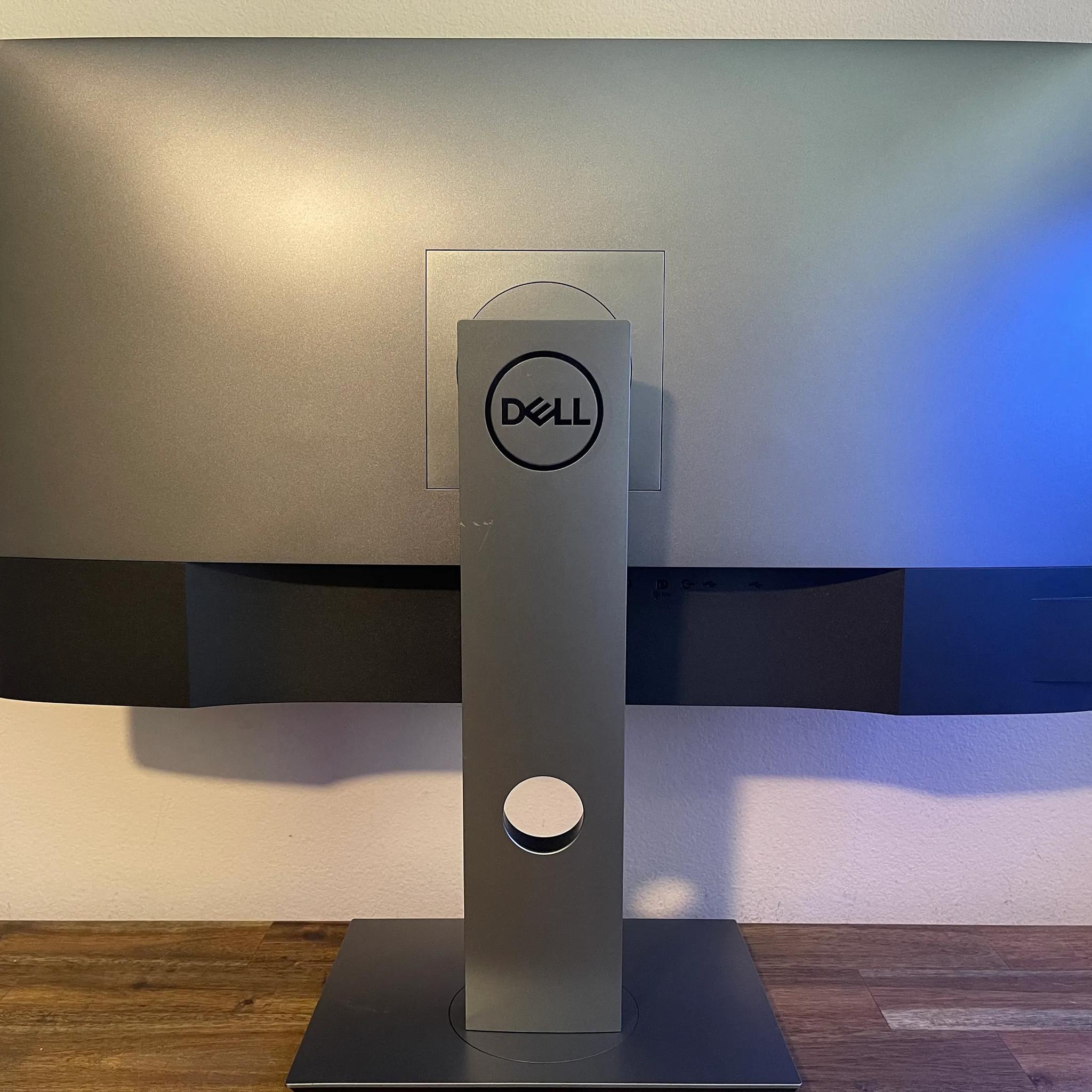 Dell U2720QM 27" UltraSharp 4K Monitor
