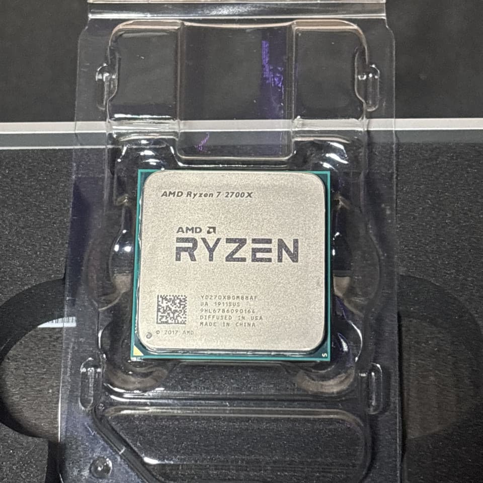 Ryzen 7 2700X (3.7 GHz, 8 Cores, Socket AM4)