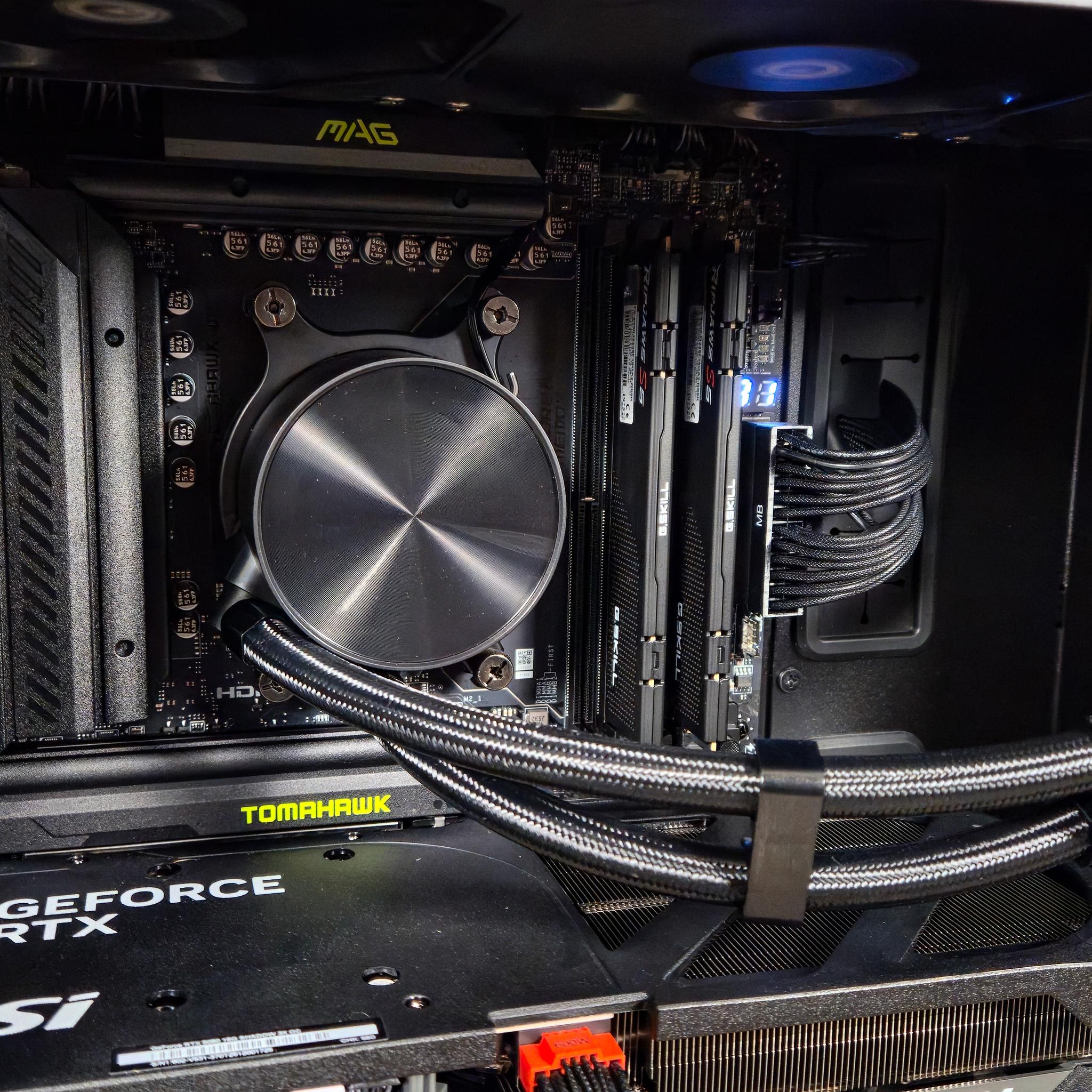 9950X3D - RTX 5080 - 32GB DDR5 6000 - X870 Tomahawk - 2TB Gen4 NVMe - 1000W PSU