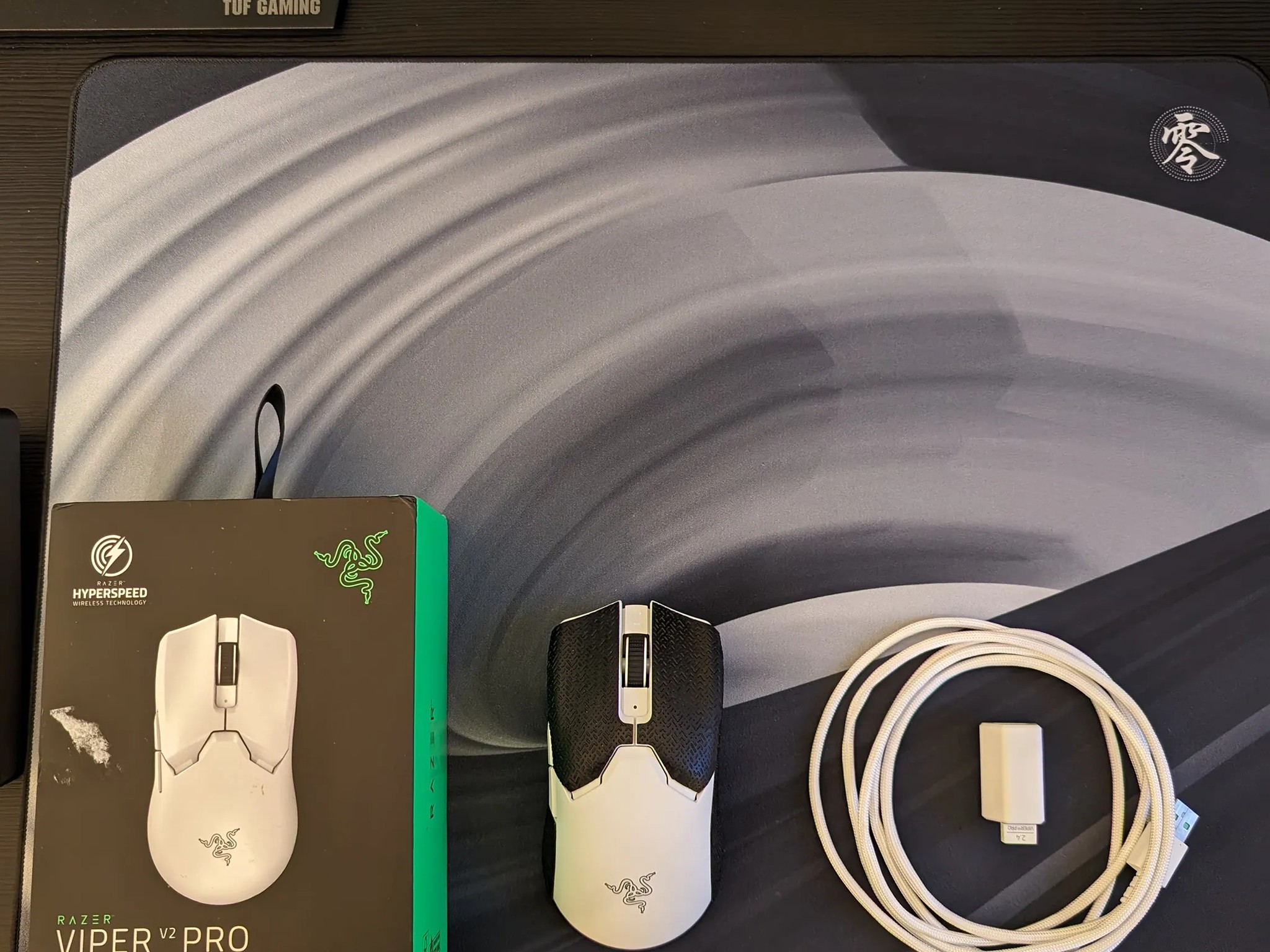 Razer Viper V2 Pro Wireless - White with Upgraded Skates