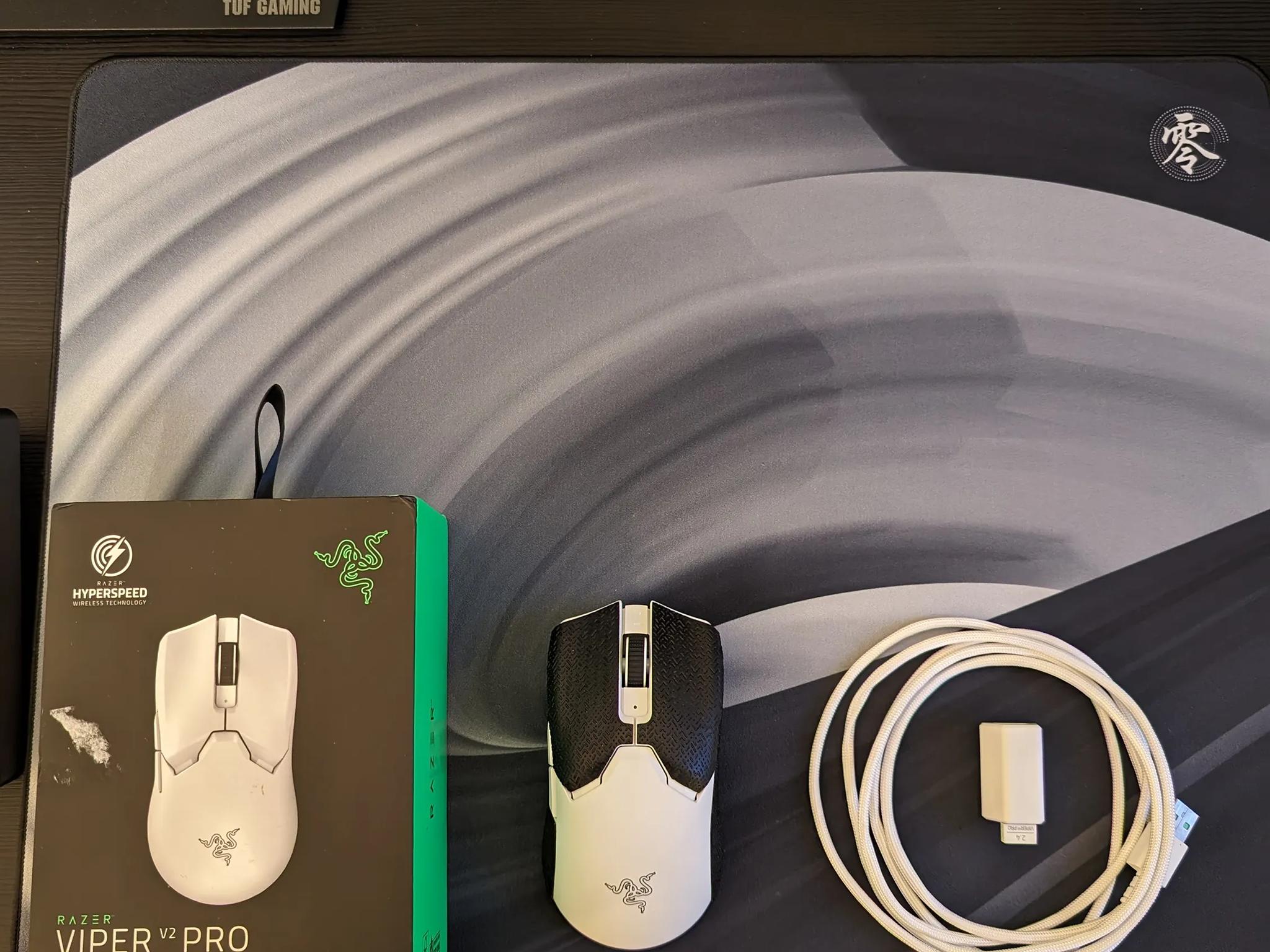 Razer Viper V2 Pro Wireless - White with Upgraded Skates