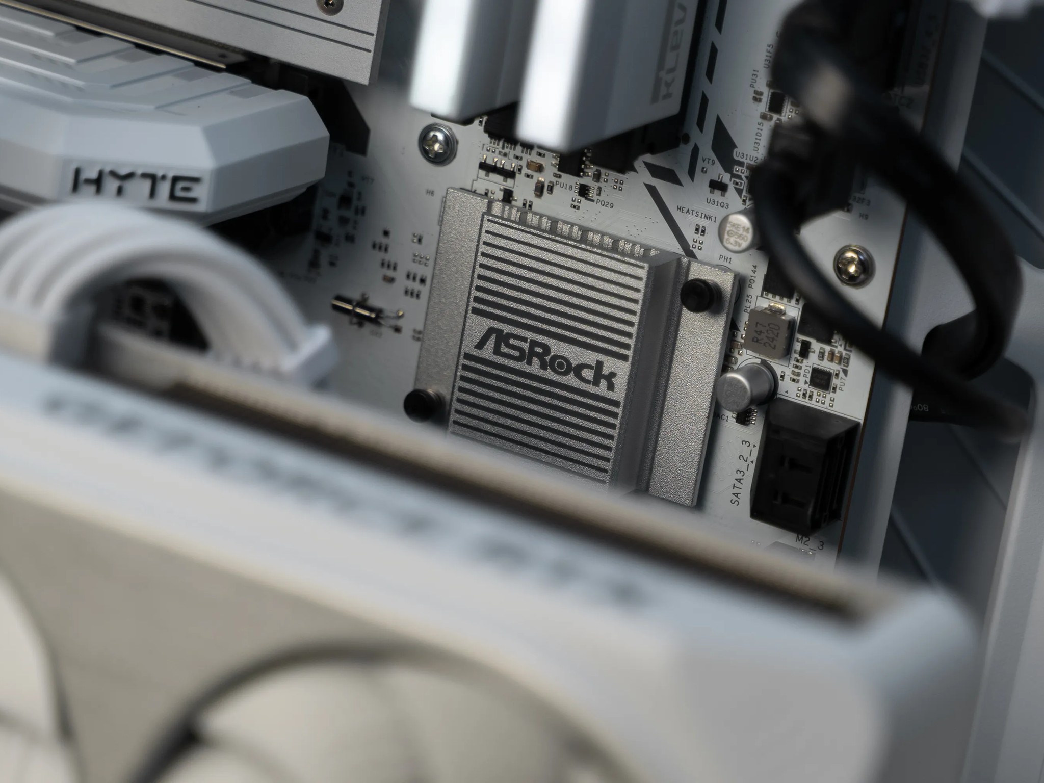 “CorpoLight” RTX 4070 i5 14600K 32GB Windows 11 Pro 2TB Workstation Gaming PC