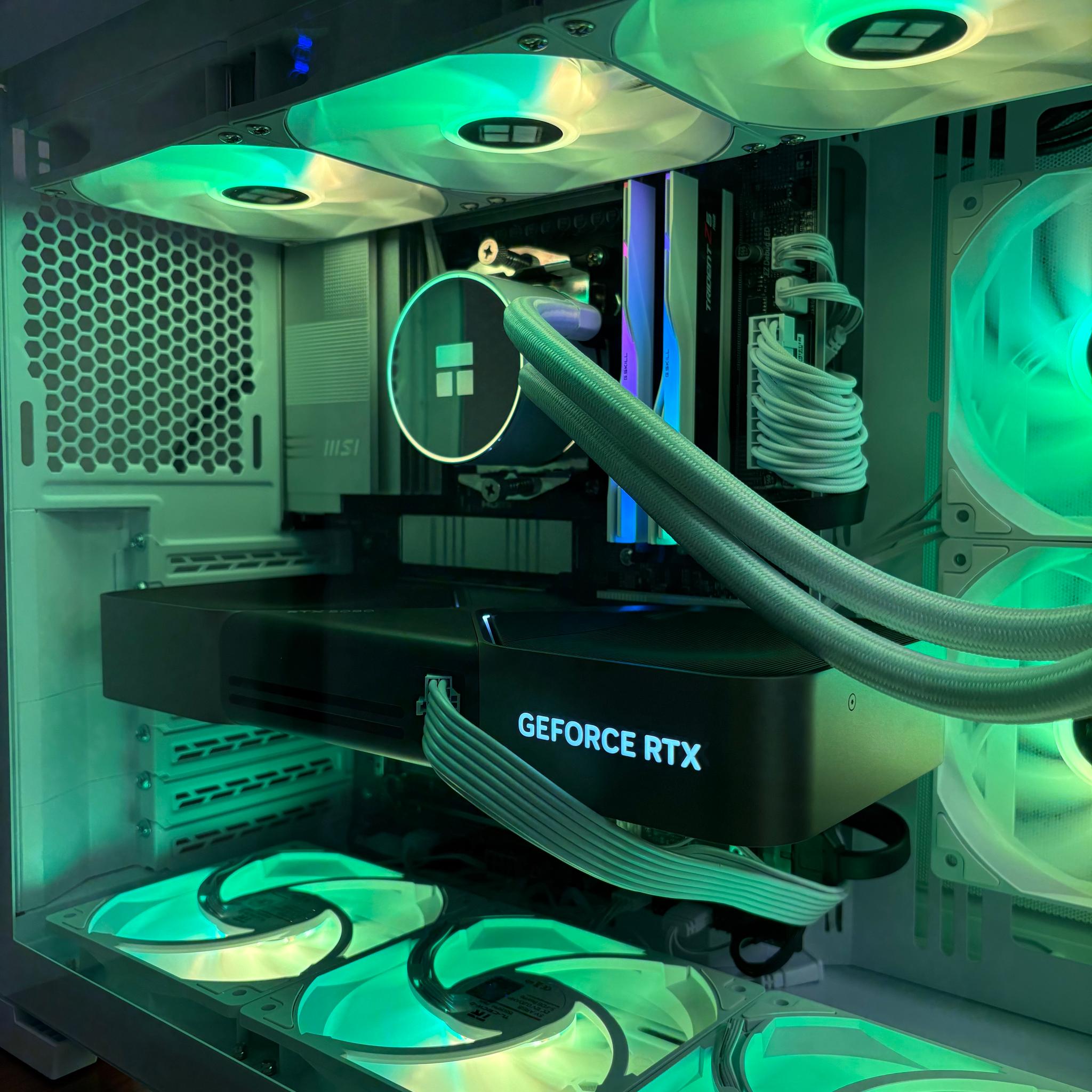 RTX 5080 | Ryzen 7 7800X3D | 64GB DDR5 | 2TB NVMe | 850W Gold | Lian Li O11 Dynamic Mini (White)