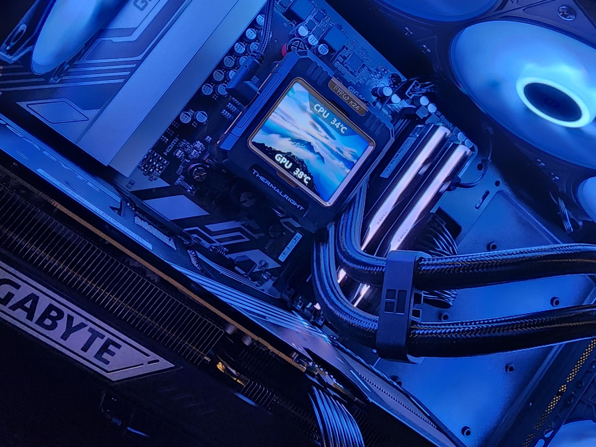 RTX 5080 / Ryzen 7 9800X3D / 32GB DDR5 RAM / 2TB NVMe