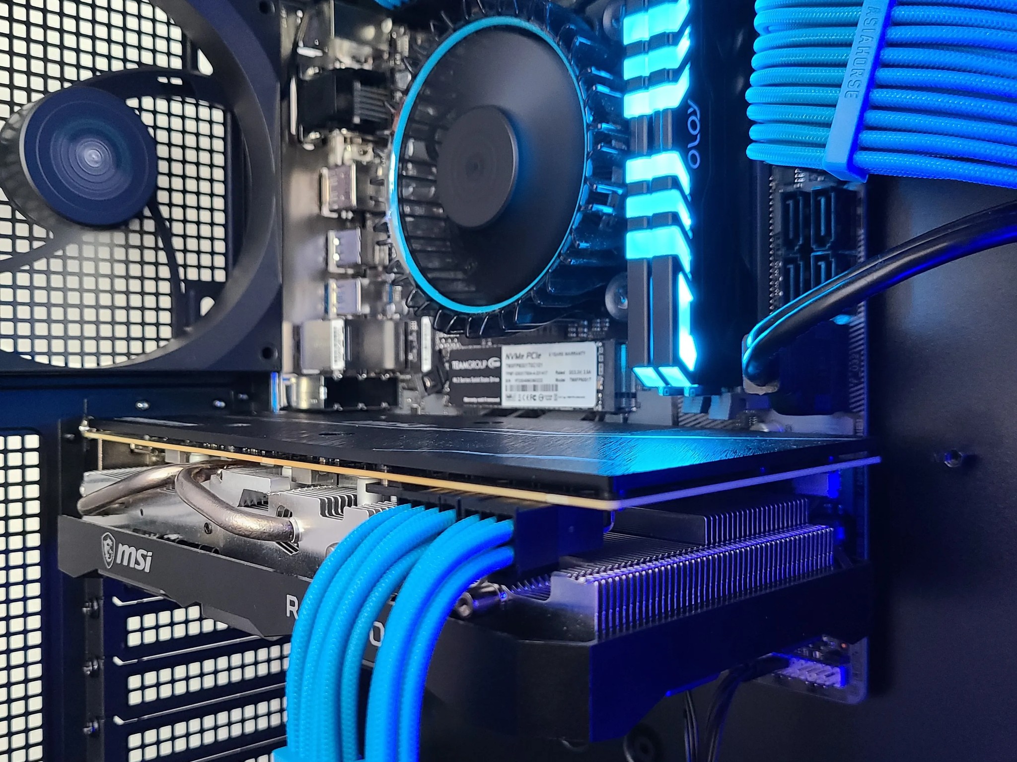 🔵⚫ Azure Abyss 🔵⚫ Radeon 5700 XT + i3-12100f