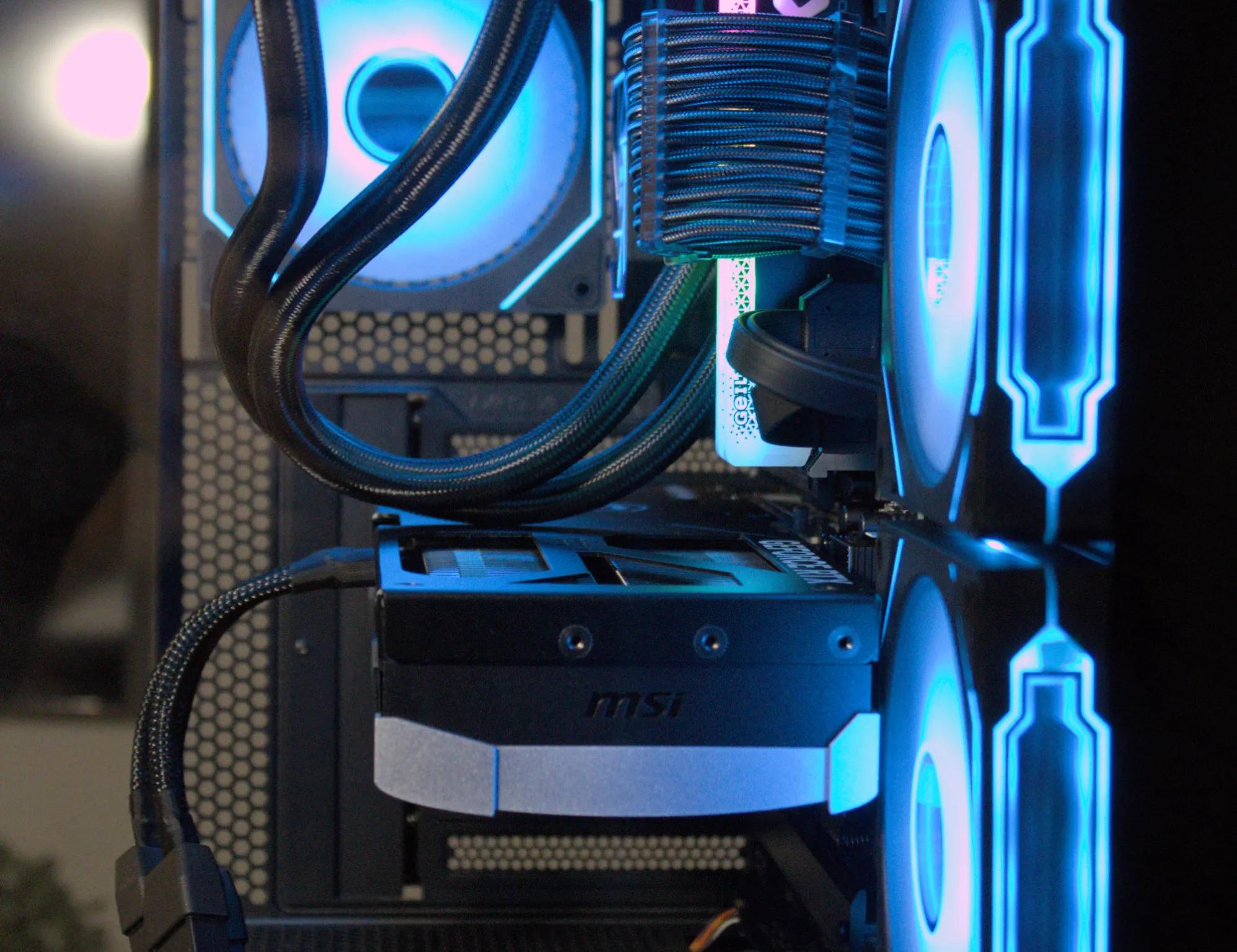RTX 5080 | Ryzen 7 7800X3D | 2TB SSD NVMe | 32GB RAM DDR5 | 1050W PSU