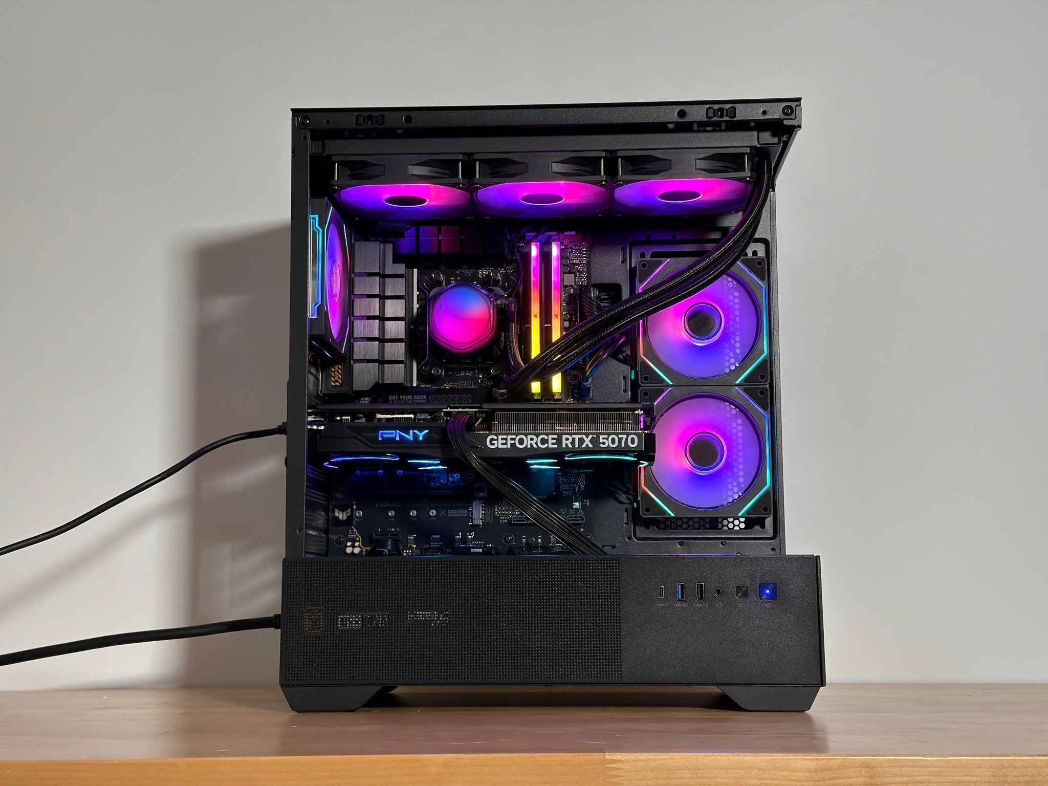 RTX 5070 Ryzen 7 7700x Gaming PC