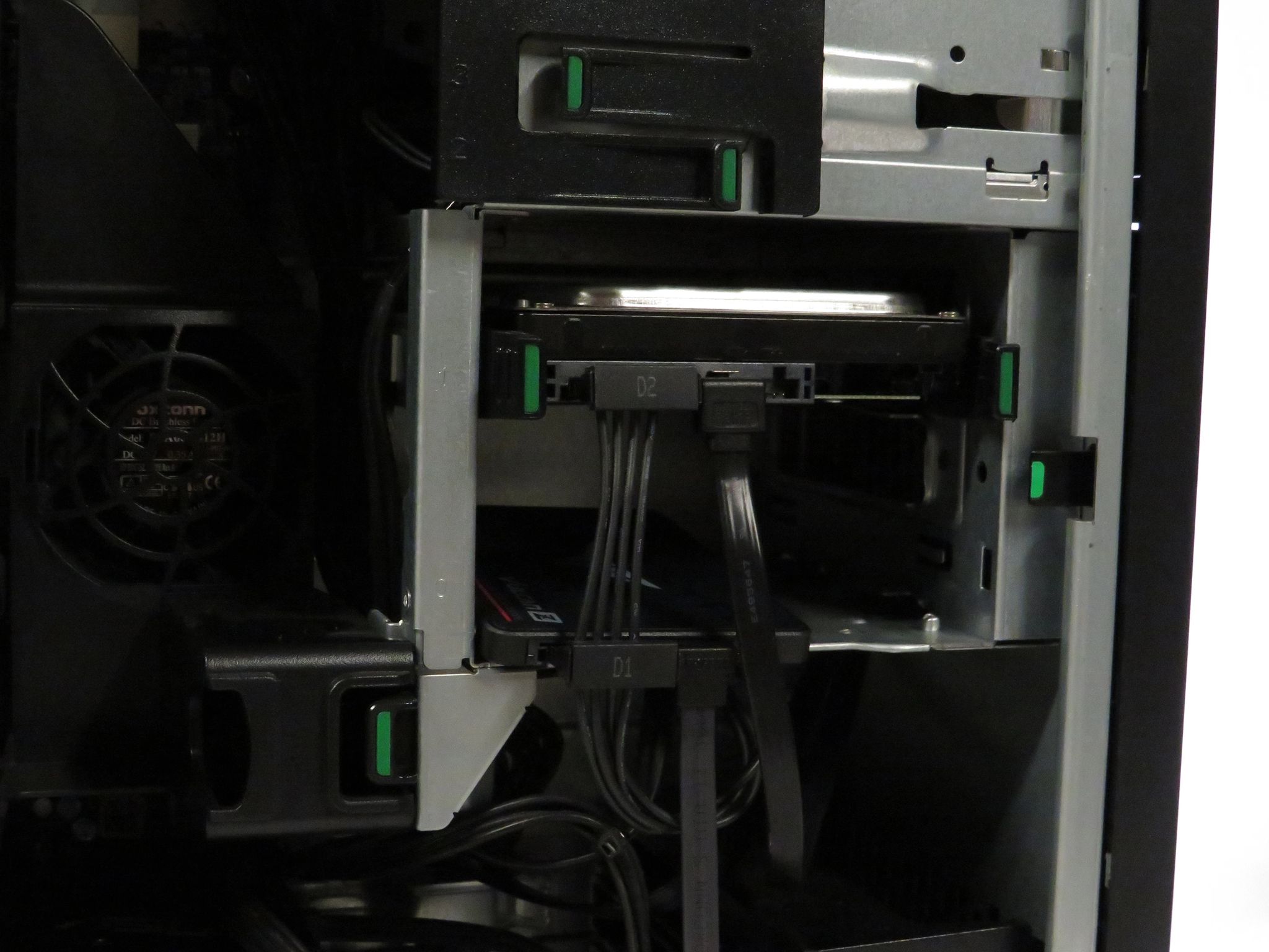 Sleeping beauty! Intel Xeon E5 1650 V3 with a RX6600. High refresh rate 1080p