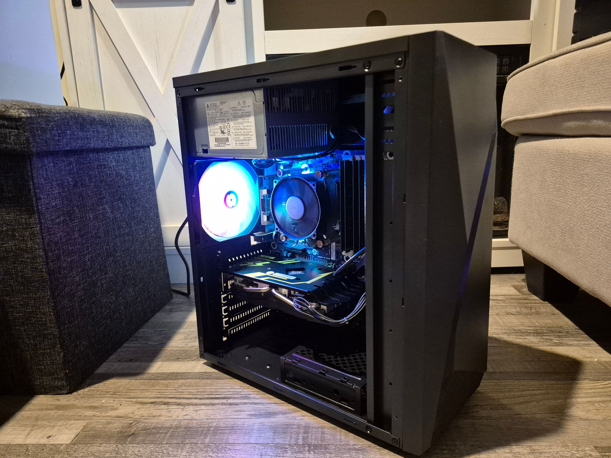 100 FPS Fortnite | i5-4570, 16GB RAM, 500GB SSD, RX 580 8GB, RGB, Wifi