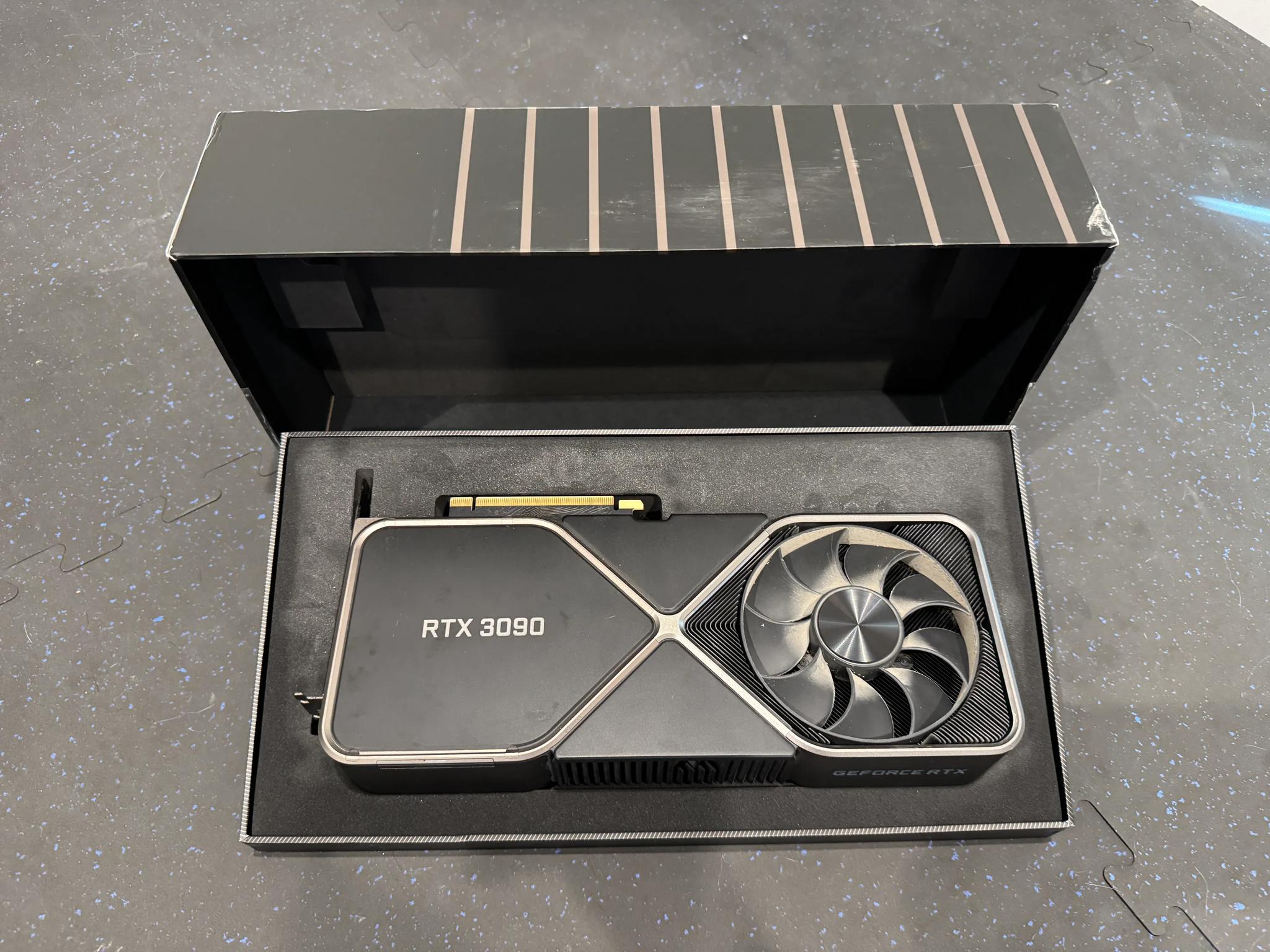 NVIDIA - GeForce RTX 3090 24GB GDDR6X PCI Express 4.0 Graphics Card - Titanium and black