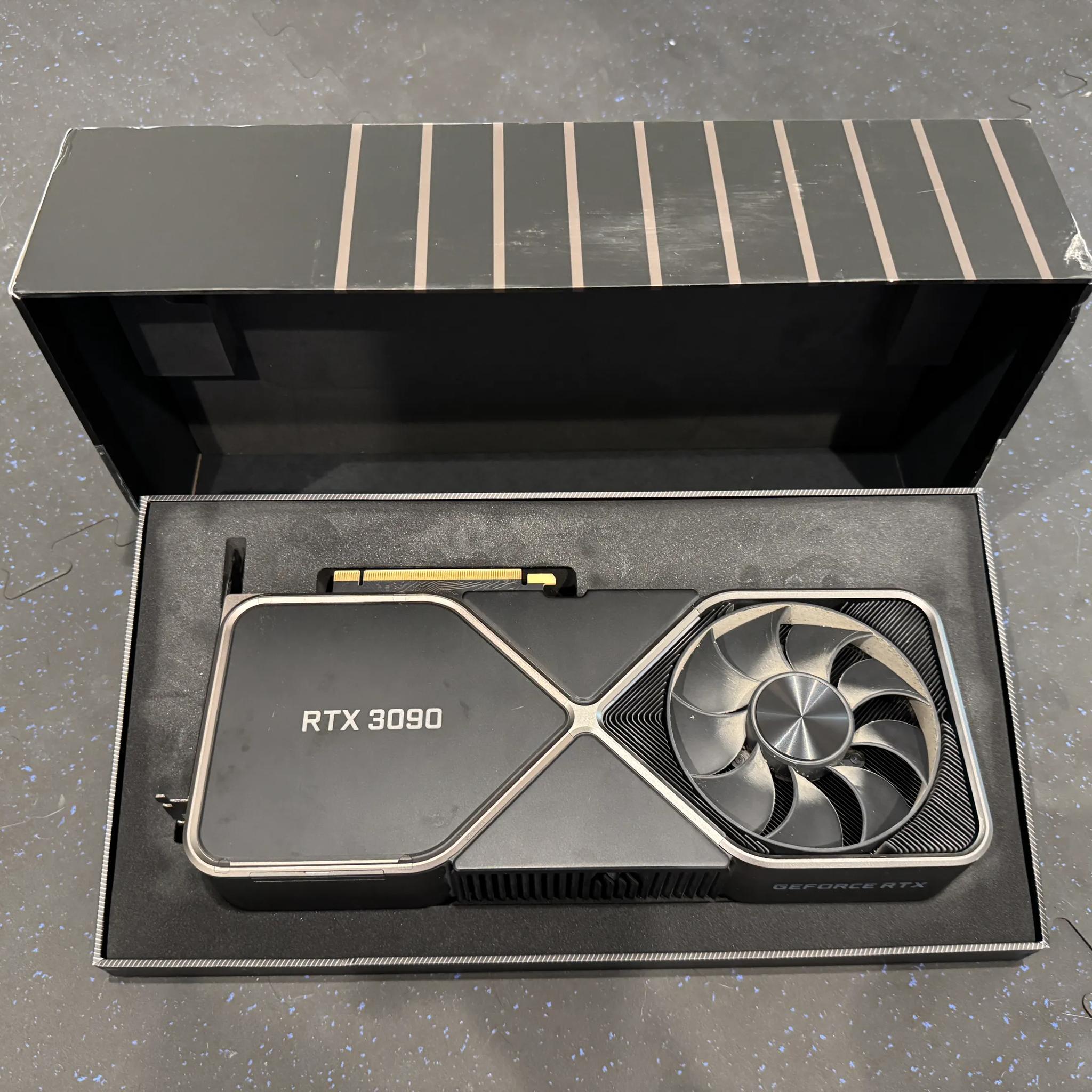 NVIDIA - GeForce RTX 3090 24GB GDDR6X PCI Express 4.0 Graphics Card - Titanium and black