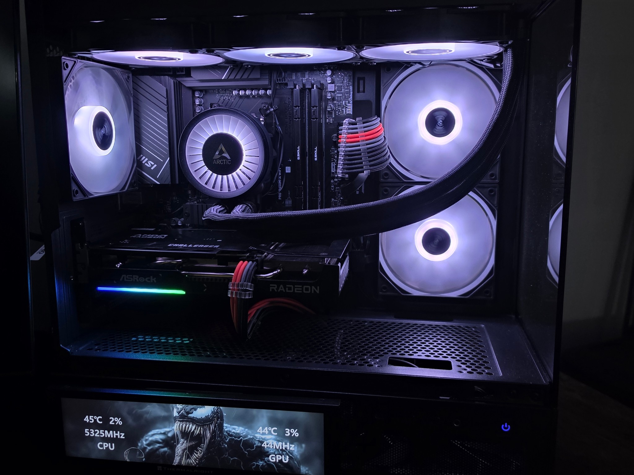 Radeon RX 9060 XT 16GB Custom Gaming PC - Ryzen 7 7700X, 32GB RAM