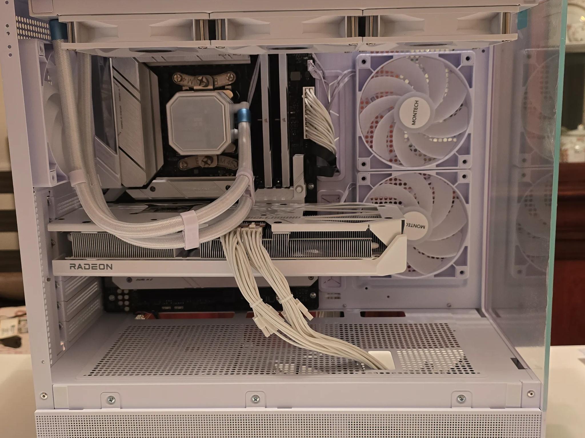 💥Versatile White PC💥 RX 9070XT | Ryzen 9 7900X | 32GB DDR5 | 1TB NVME M.2 | Windows 11 Pro