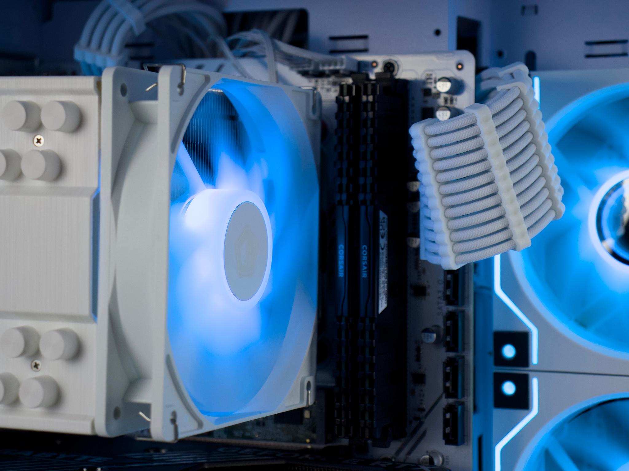 🧊❄️🧊 White Gaming PC – RTX 5060, Ryzen 5 5600X, 32GB RAM, 960GB SSD - WiFi, BlueTooth 🧊❄️🧊