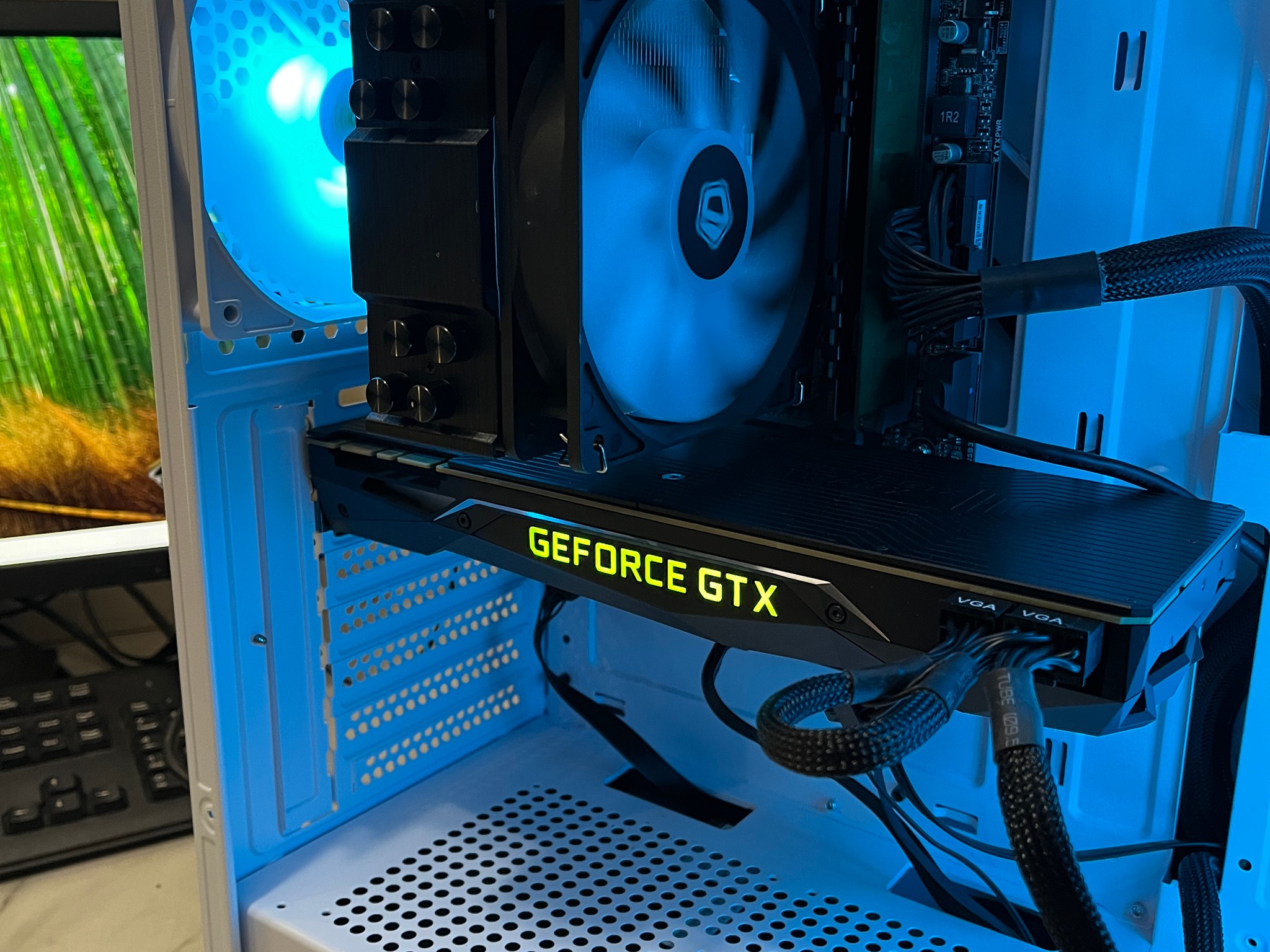 🟠🔥NVIDIA TITAN X Pascal, Intel i7-7700k, 12GB RAM, 500 GB SSD, High Performance RGB Gaming PC 🖥️🟢