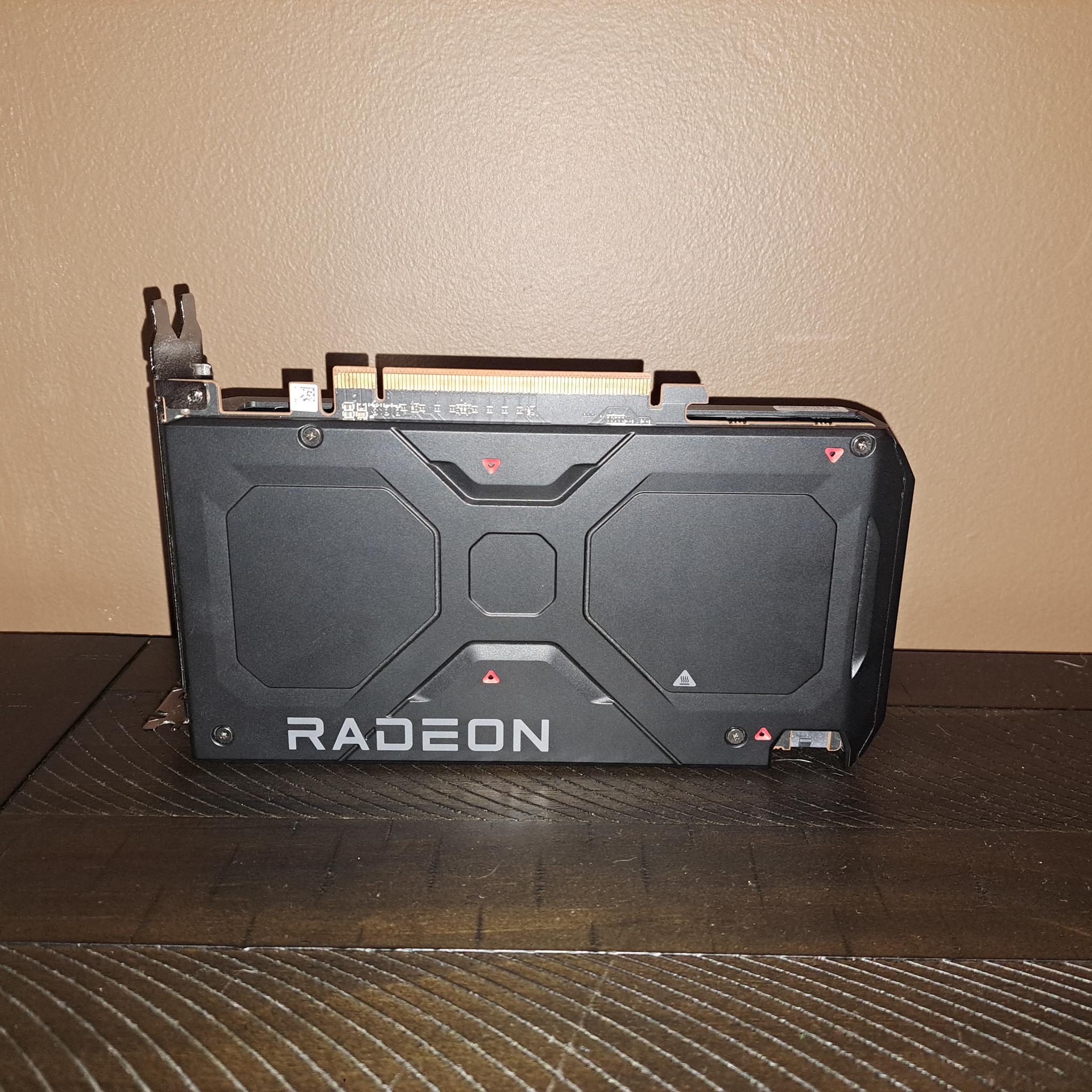 AMD Radeon RX 7600 8GB
