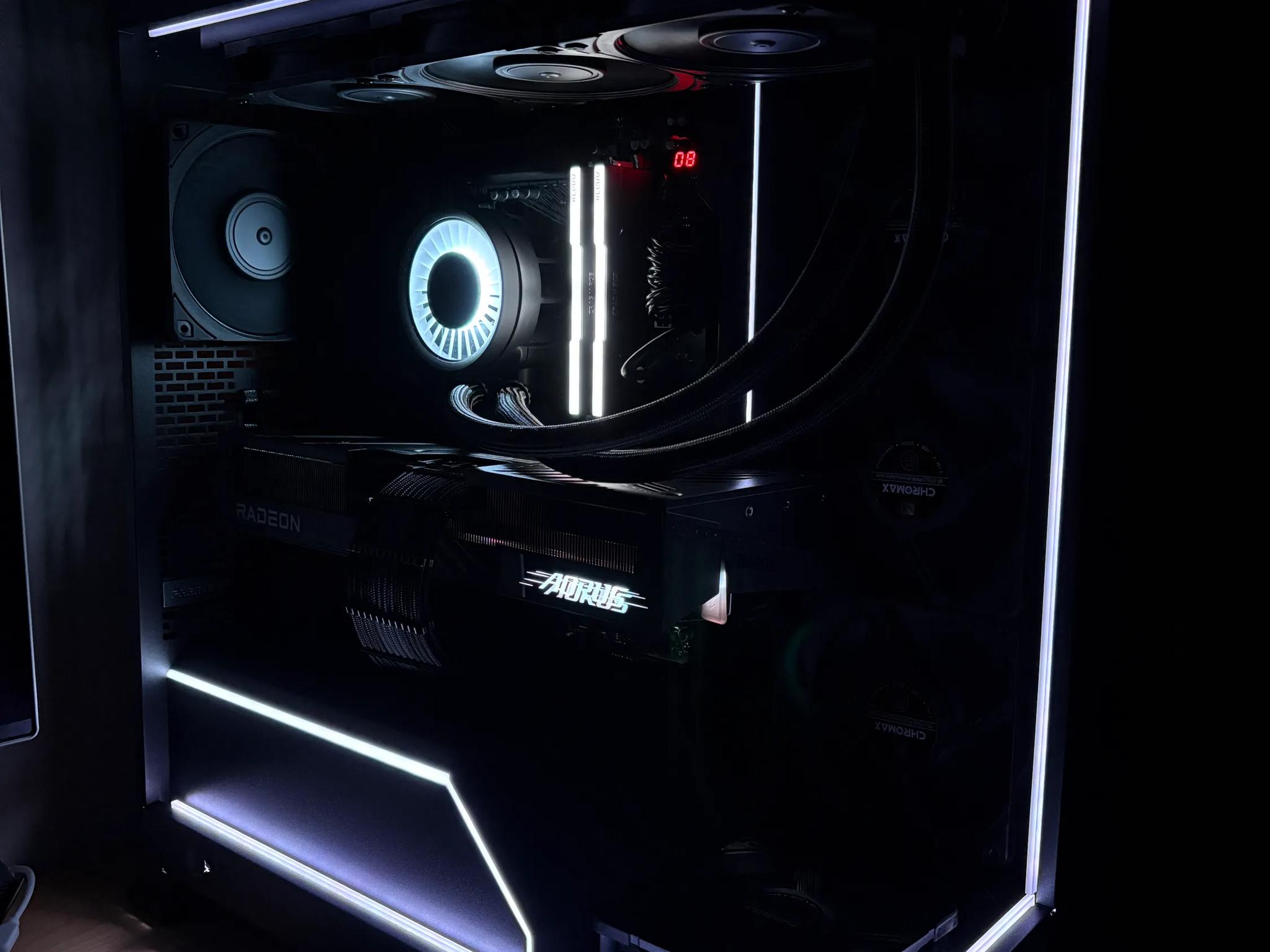 Phanteks NV5 with RGB Kit