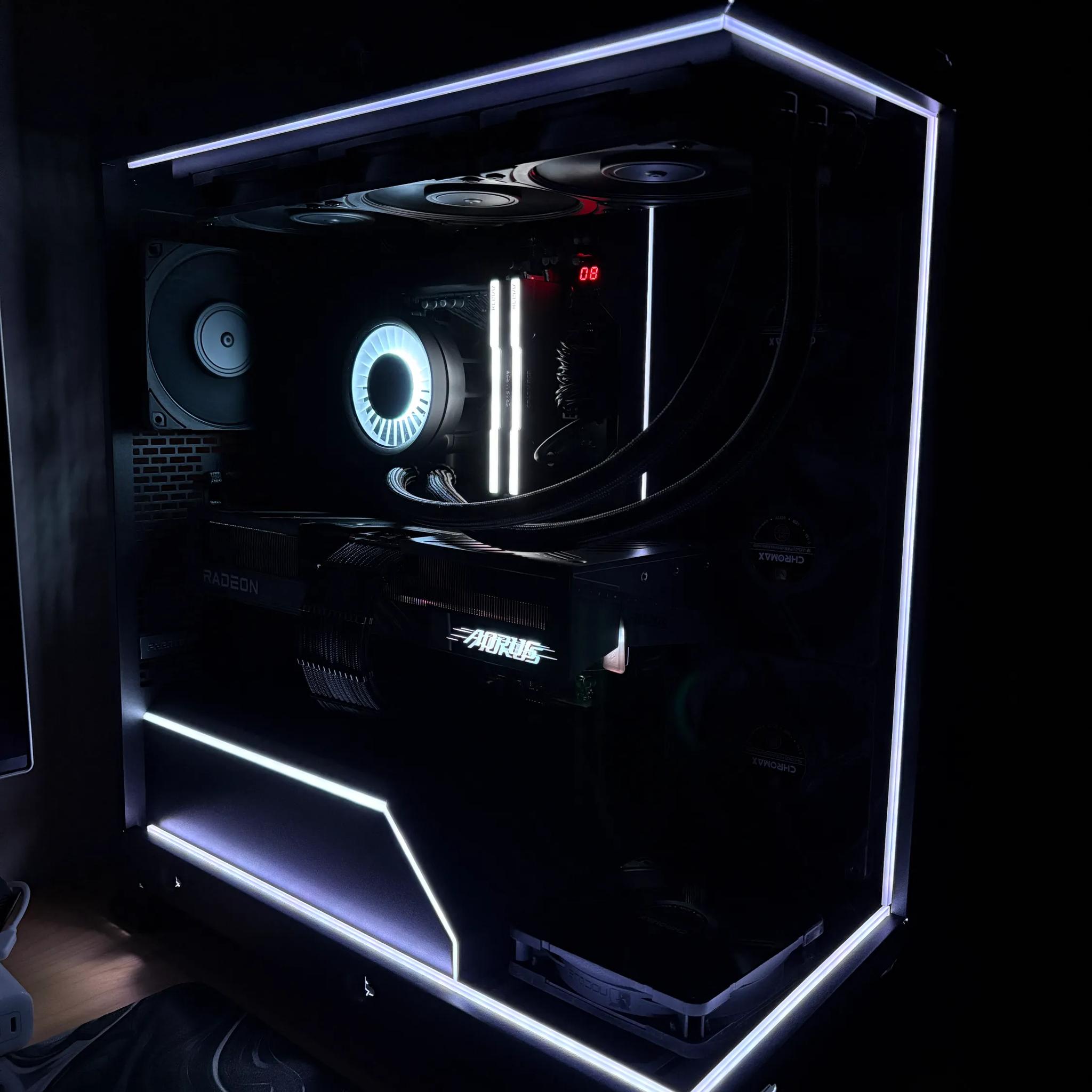 Phanteks NV5 with RGB Kit