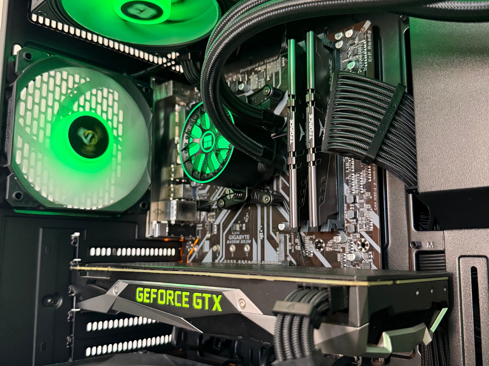 Gaming PC w/ GTX 1080 FE, Ryzen 5 2600X, 16GB DDR4, 1TB SSD