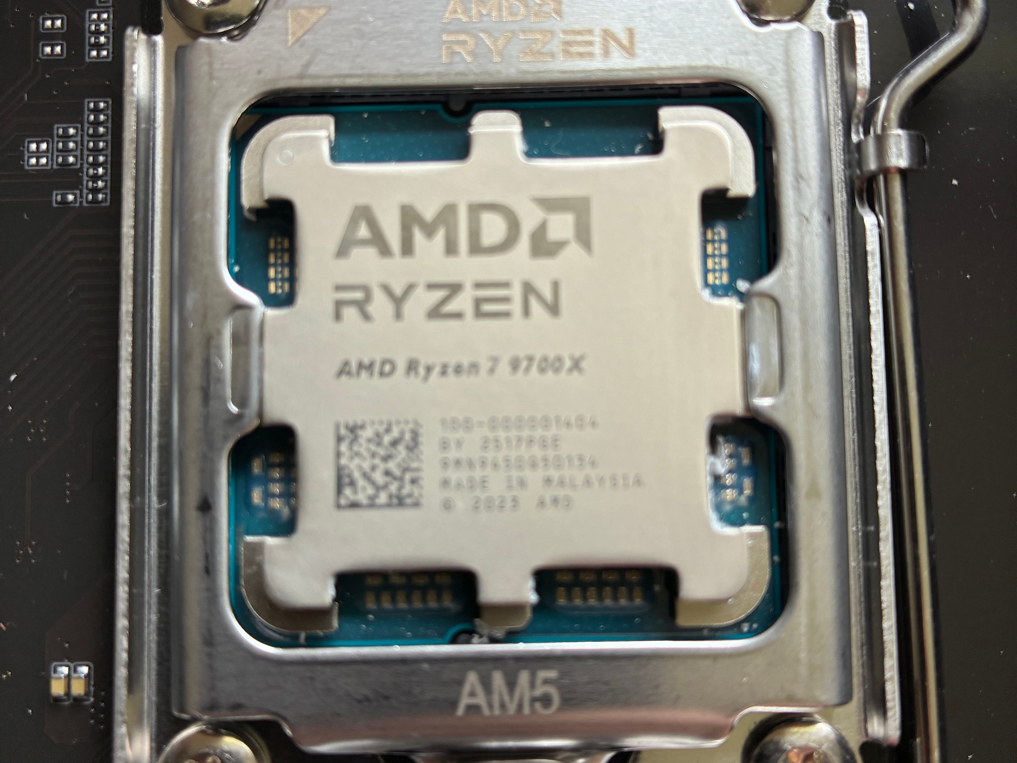 9700X | B650 | 32 GB DDR5 6000 | 1 TB SSD | Windows 11 Pro