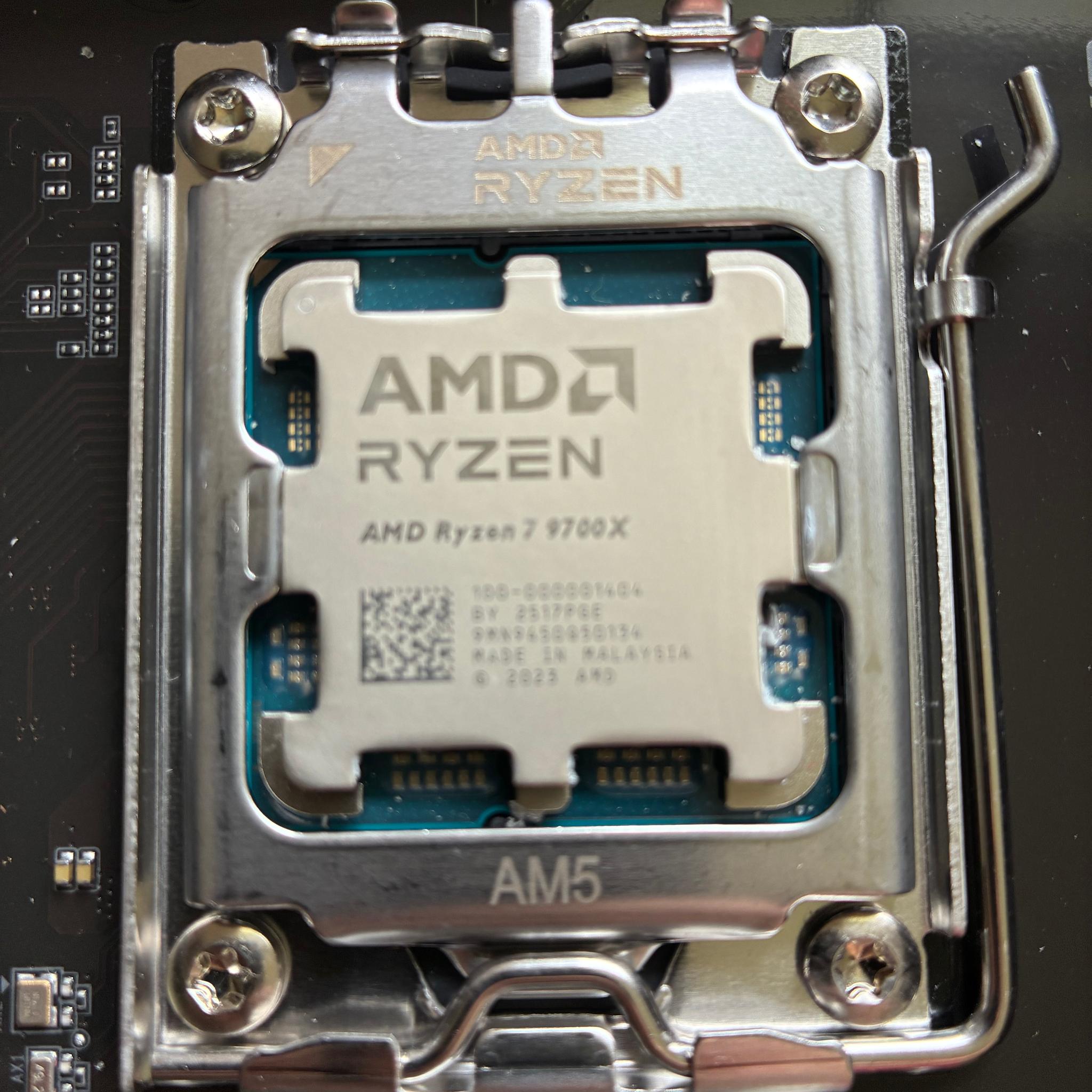 9700X | B650 | 32 GB DDR5 6000 | 1 TB SSD | Windows 11 Pro