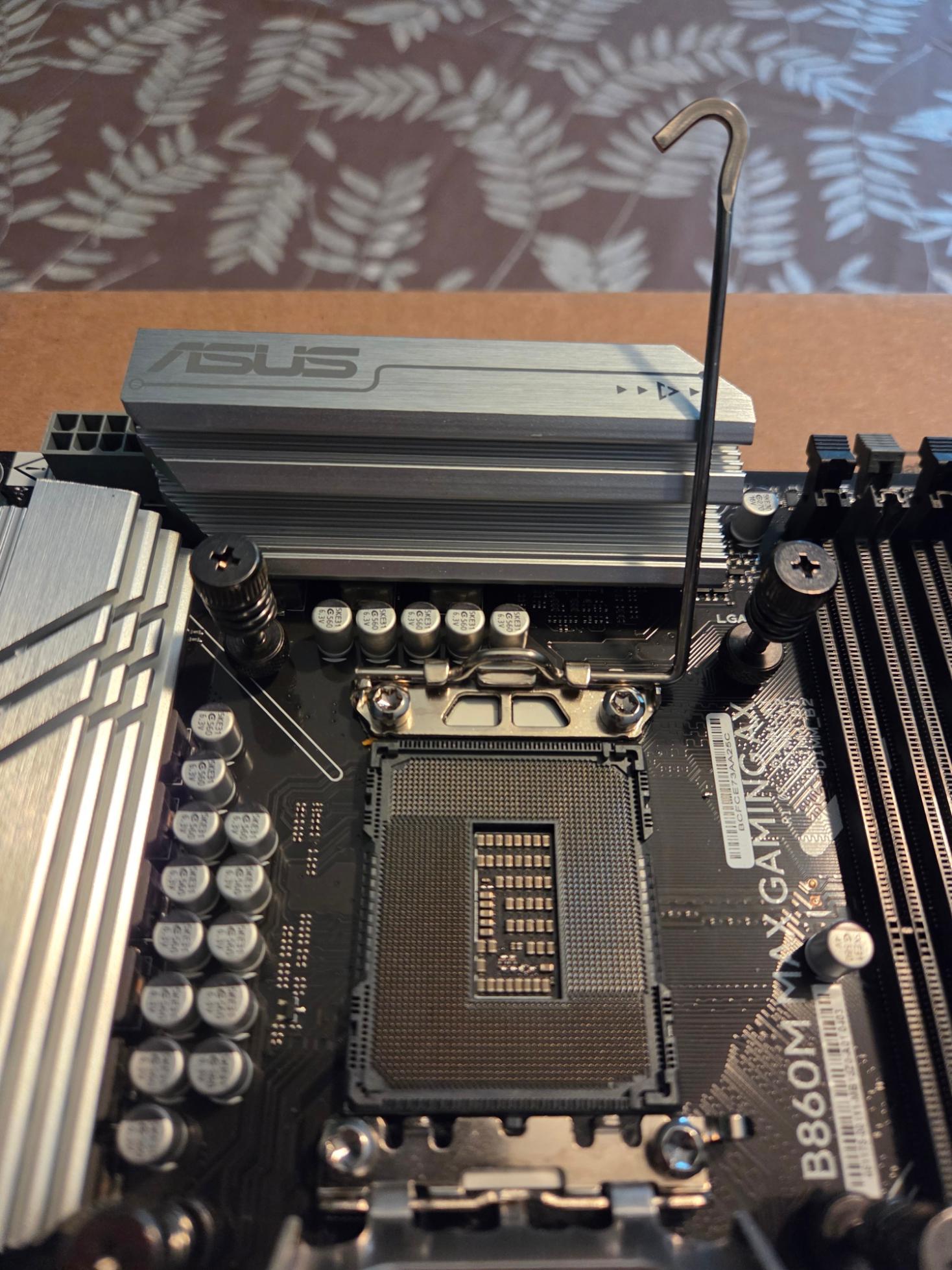 Intel Core Ultra 7 265F + B860M MAX Gaming AX + 240mm AIO
