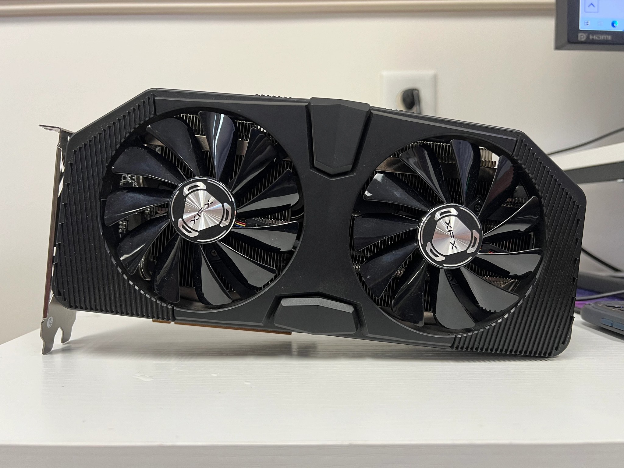 XFX 5700XT Raw II