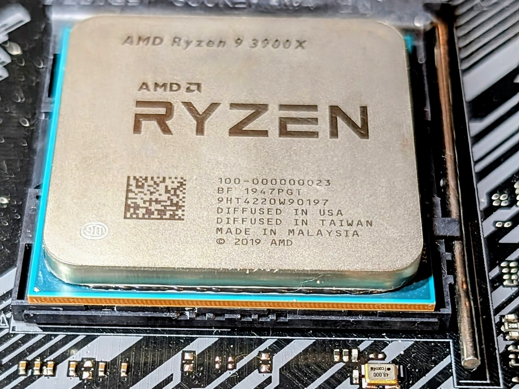 AMD Ryzen 9 3900X