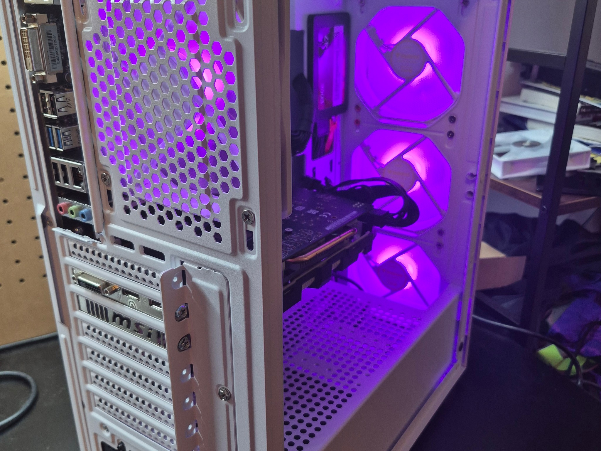 120 FPS Fortnite | i5-7400, 16GB RAM, GTX 1060 3GB, 500GB SSD, Win11, RGB