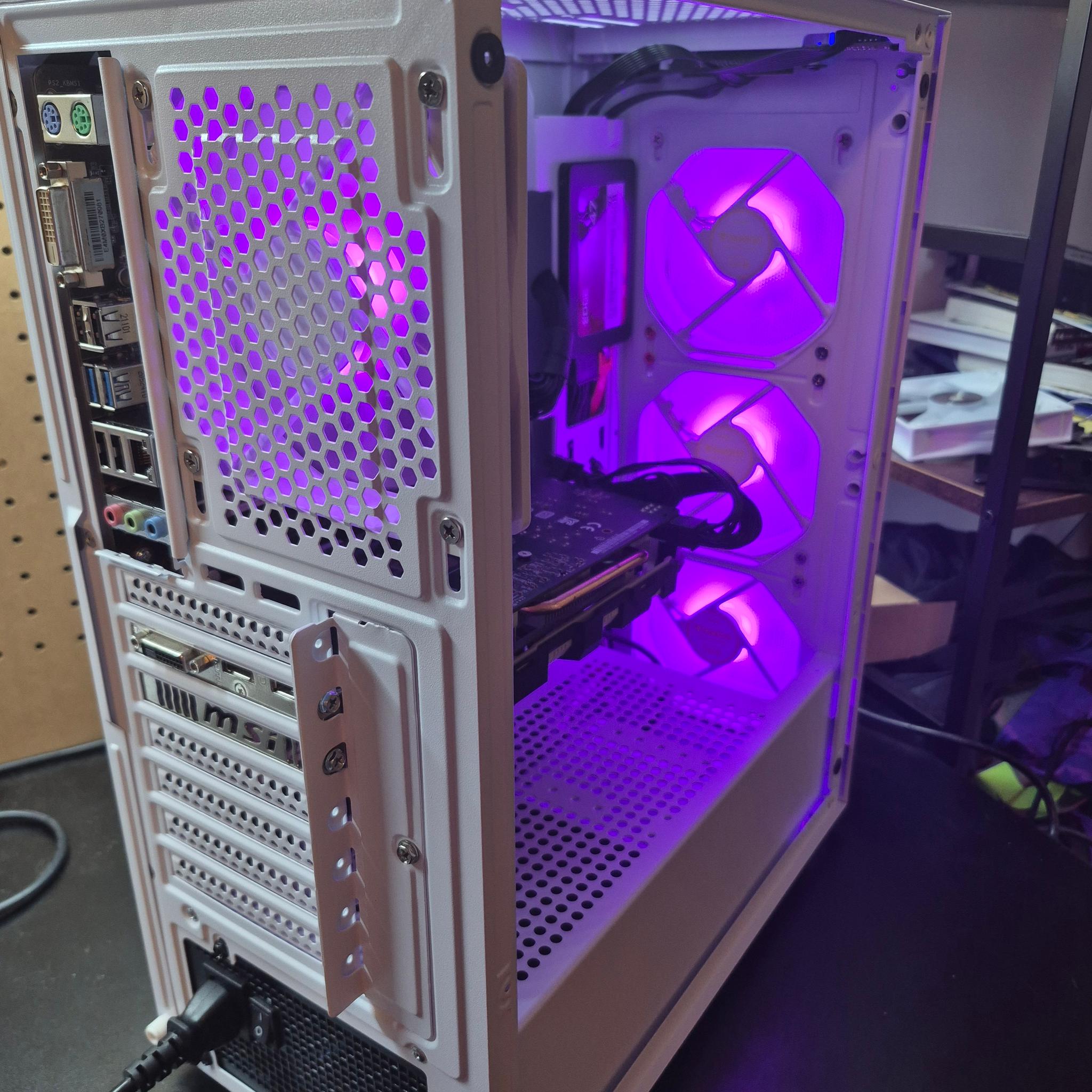 120 FPS Fortnite | i5-7400, 16GB RAM, GTX 1060 3GB, 500GB SSD, Win11, RGB