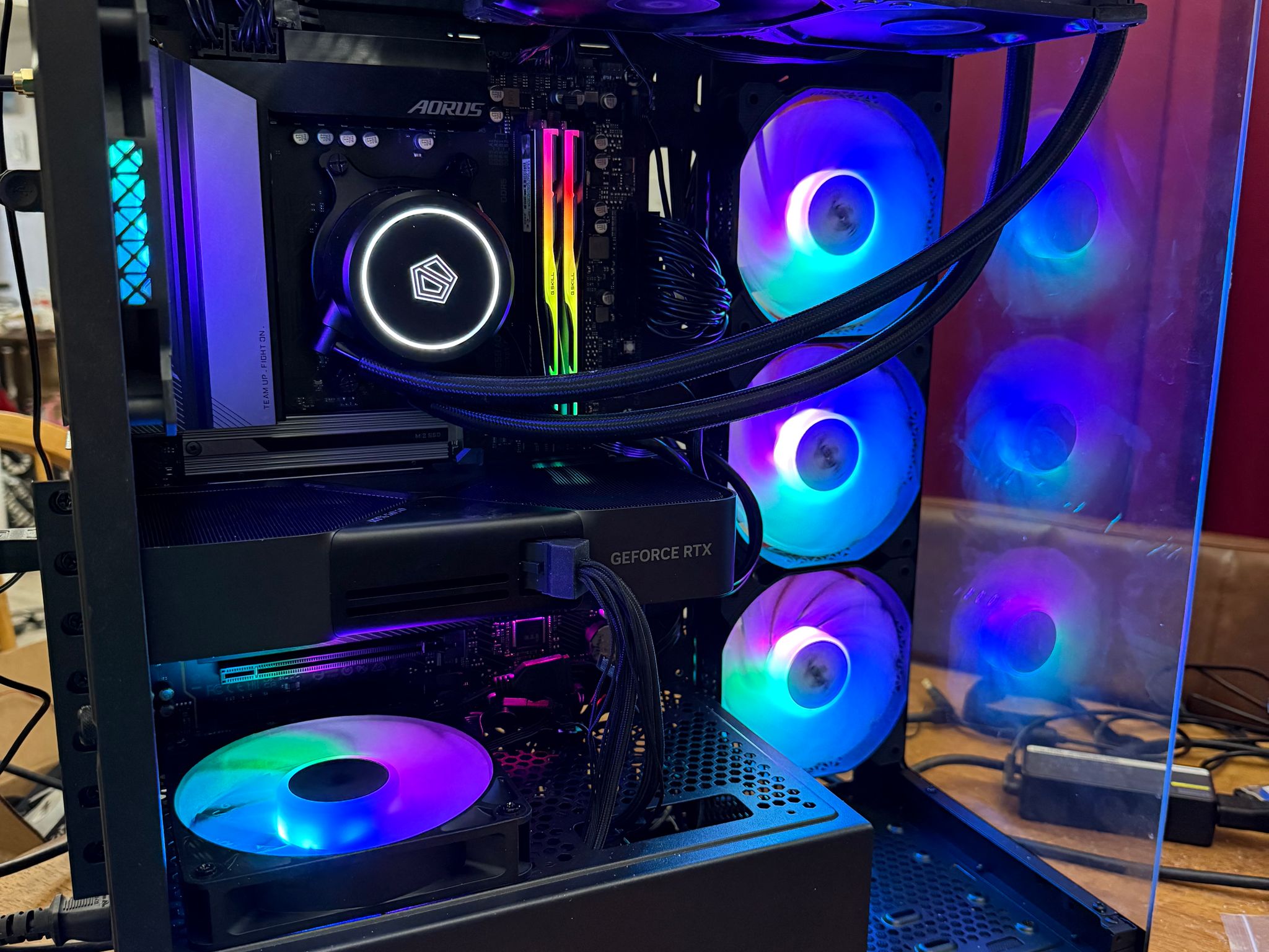 GeForce RTX 5070, AMD Ryzen 9 7950X3D