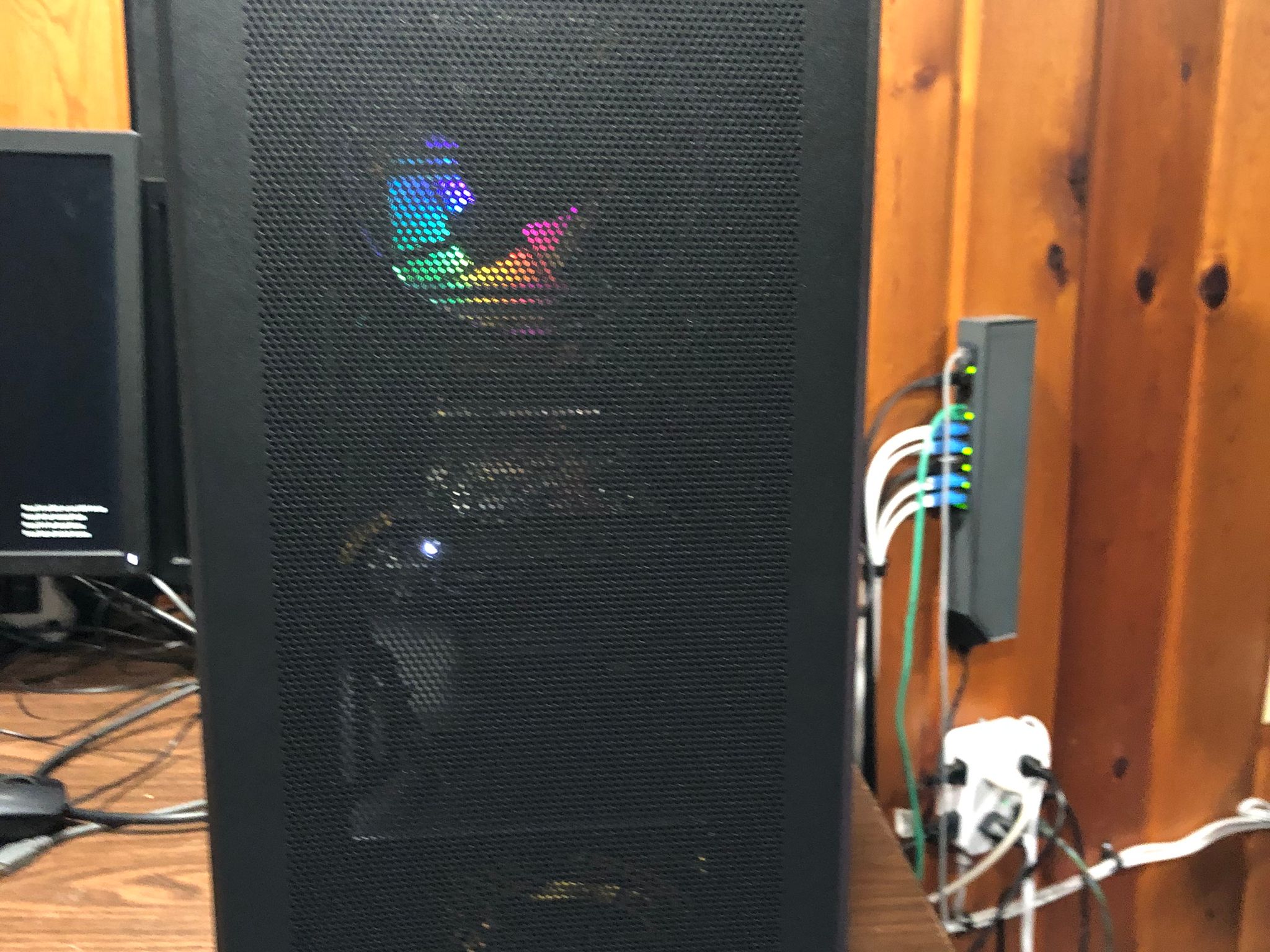 Gaming PC (Nvidia GTX 1660 Super OC, i5-10600K, Full mesh case, 256gb SSD, 16gb RAM, Win) mid-ATX