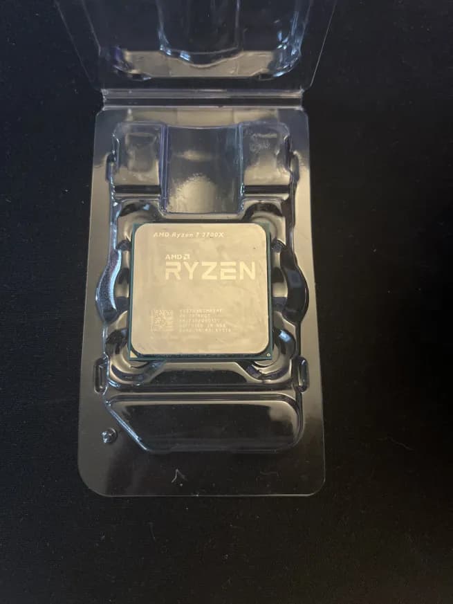 Ryzen 7 2700x w/ Wraith Prism Cooler