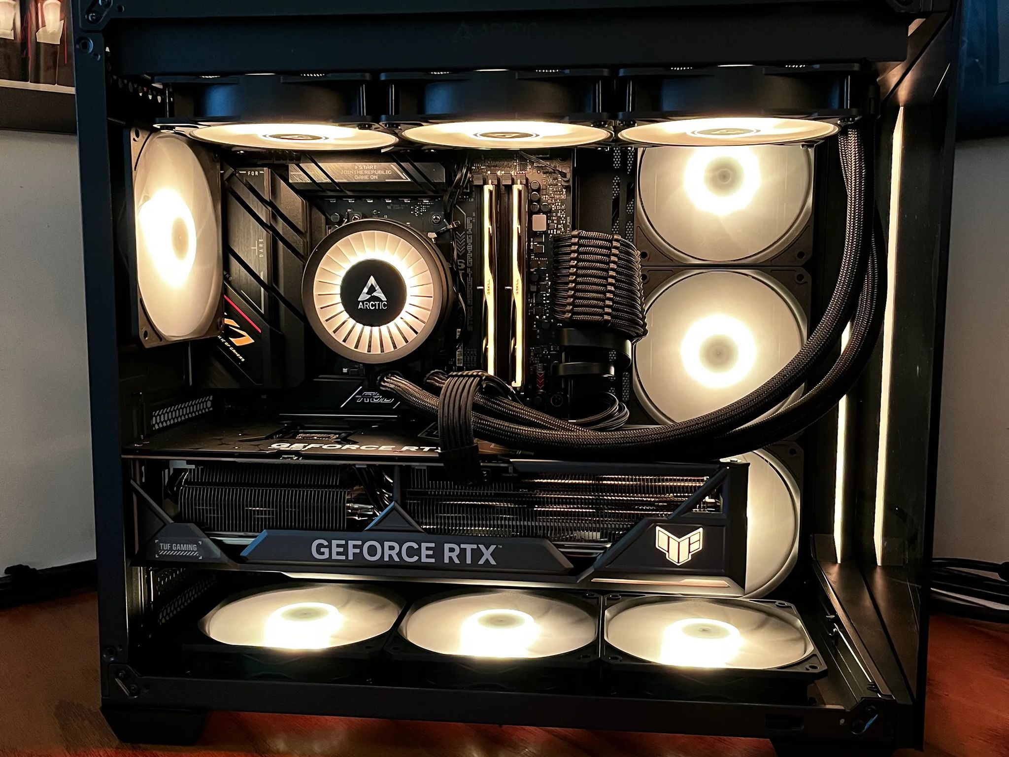 Dark Energy - RTX 4080 OC | Ryzen 7 7800X3d | 32GB DDR5 @6400MT/s | 4TB NVME | 1000W Platinum