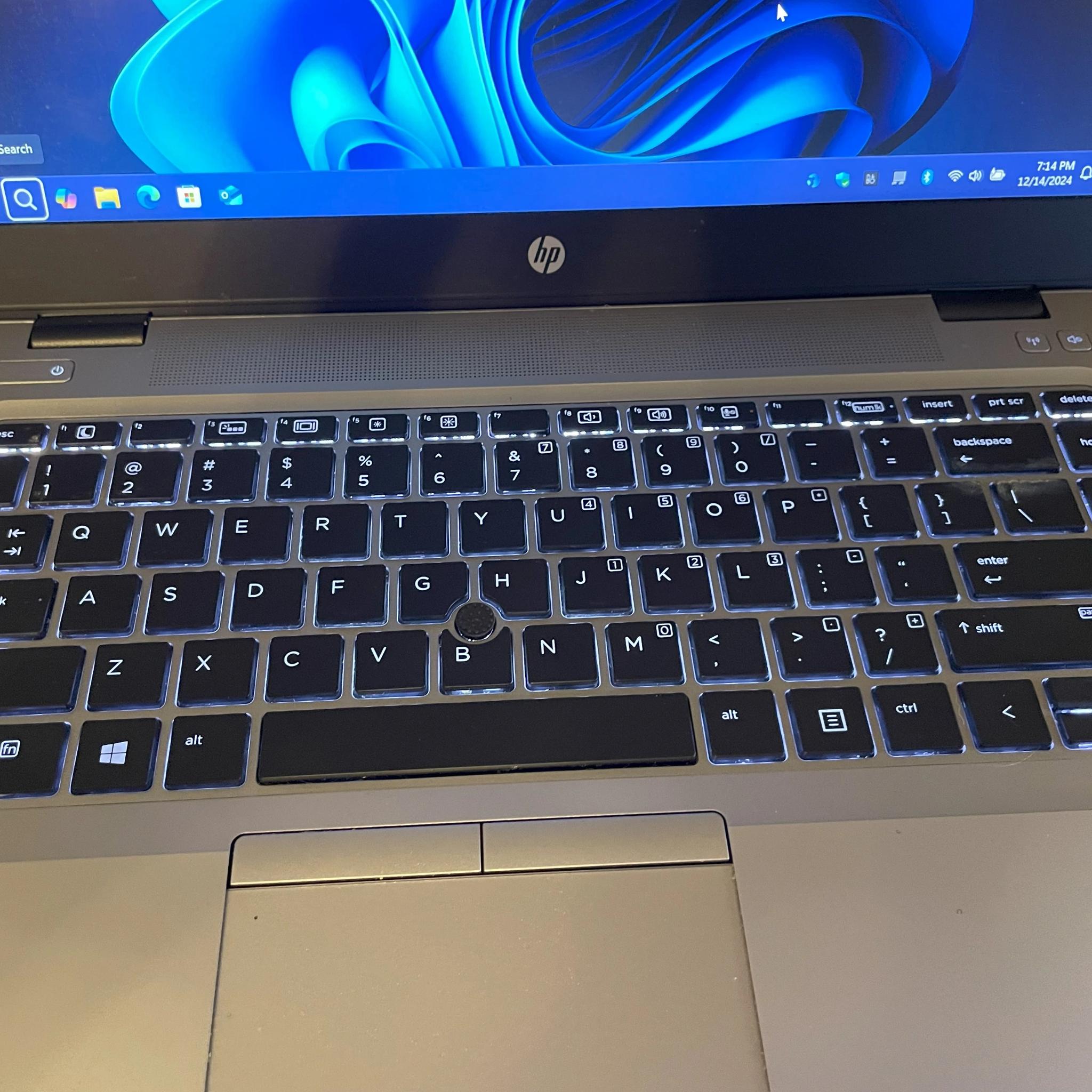 HP Elitebook 840 G3! Loaded! 32GB RAM, 1TB NVME SSD!