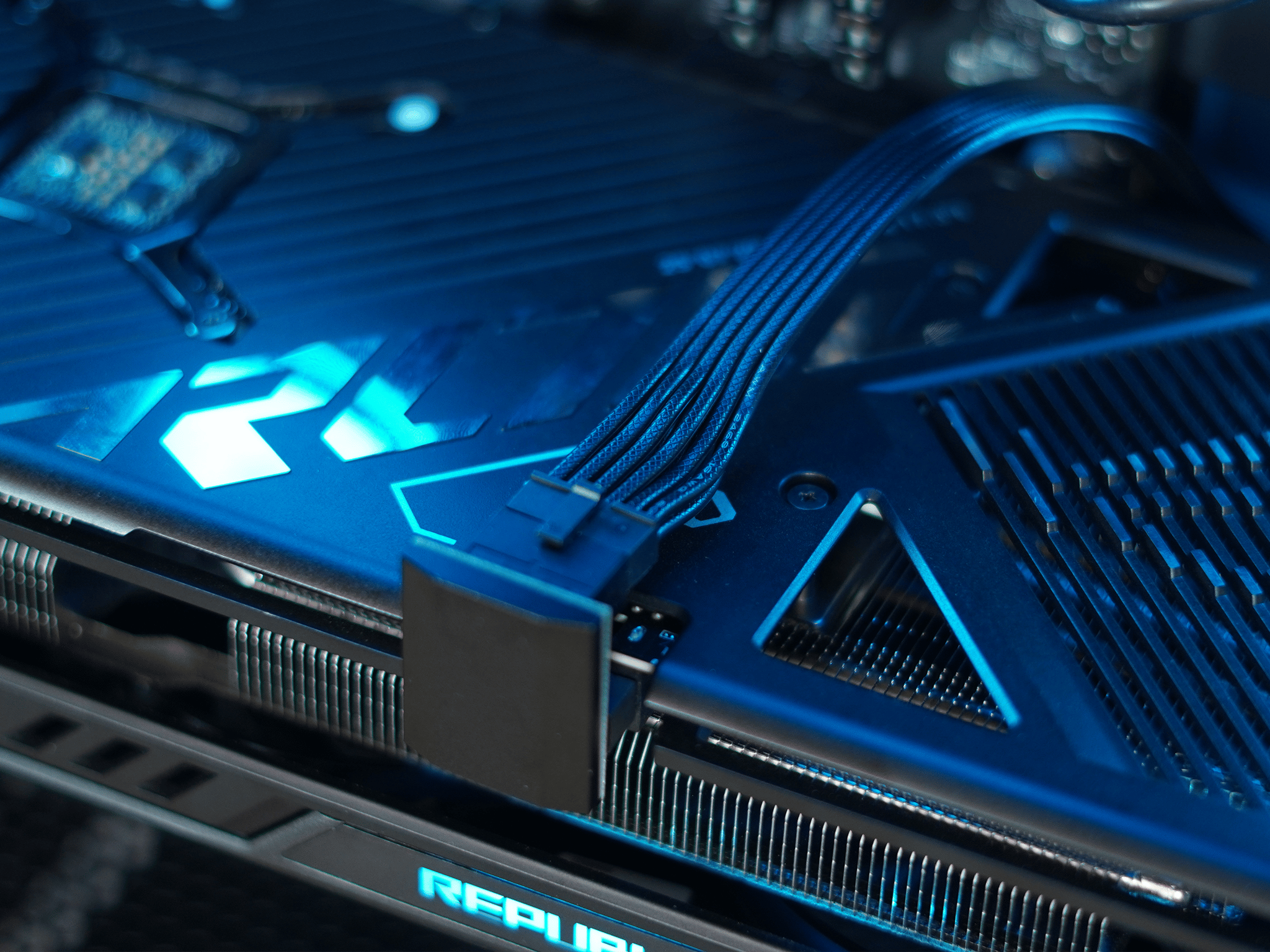 🥏Tron🥏RTX 4070 Ti STRIX, Intel i7 12700K, 2TB M.2 SSD, 32 GB DDR4 |4K GAMING PC|