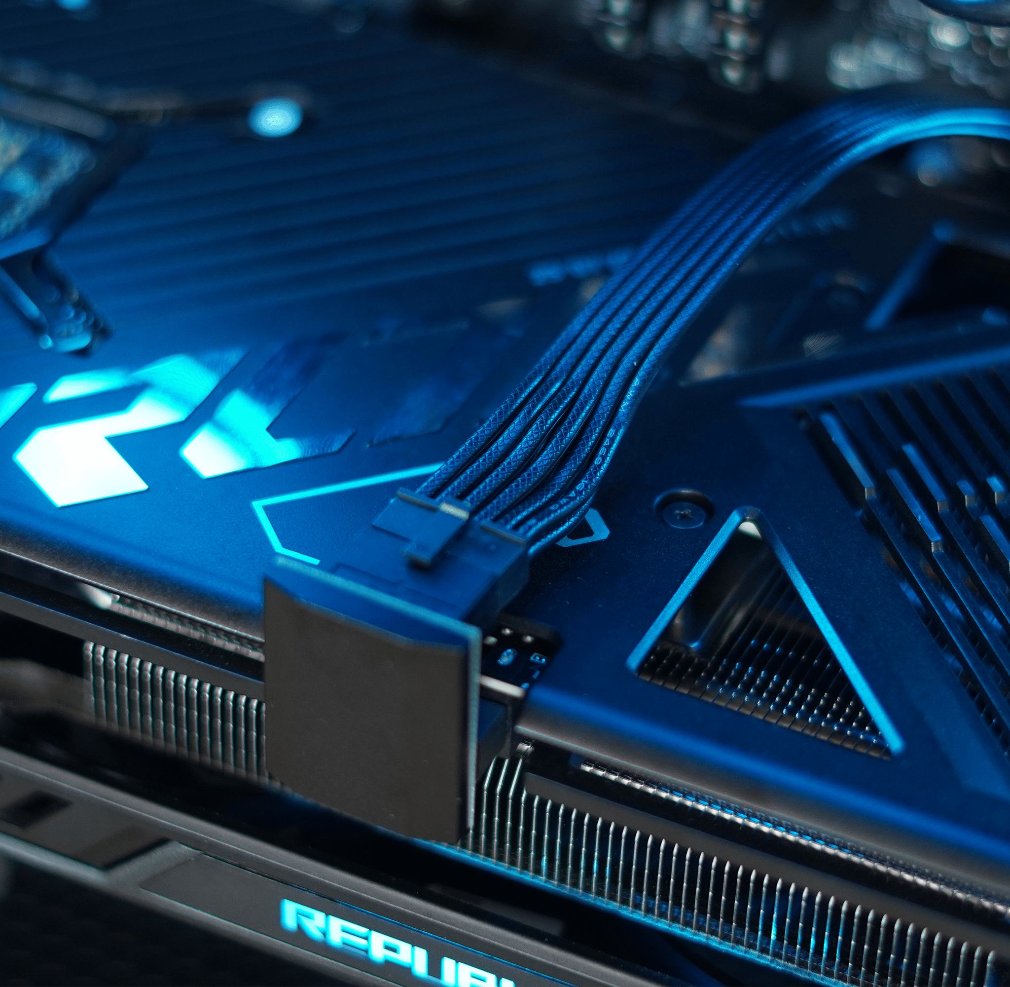 🥏Tron🥏RTX 4070 Ti STRIX, Intel i7 12700K, 2TB M.2 SSD, 32 GB DDR4 |4K GAMING PC|