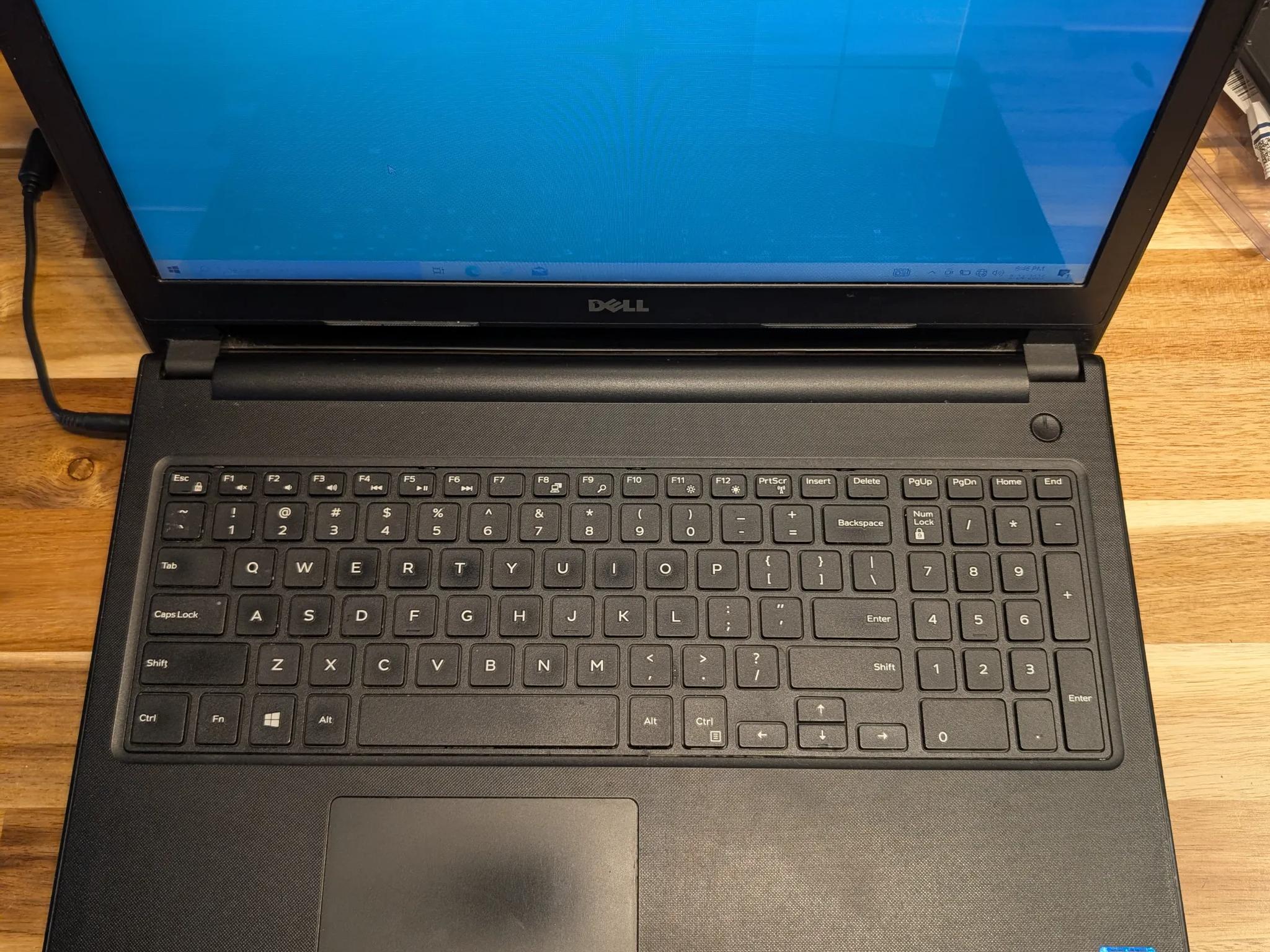 Dell Inspiron 15 3567 Intel 7th Gen i5 2.5 GHz 16GB RAM 512GB SSD Windows 10 Home
