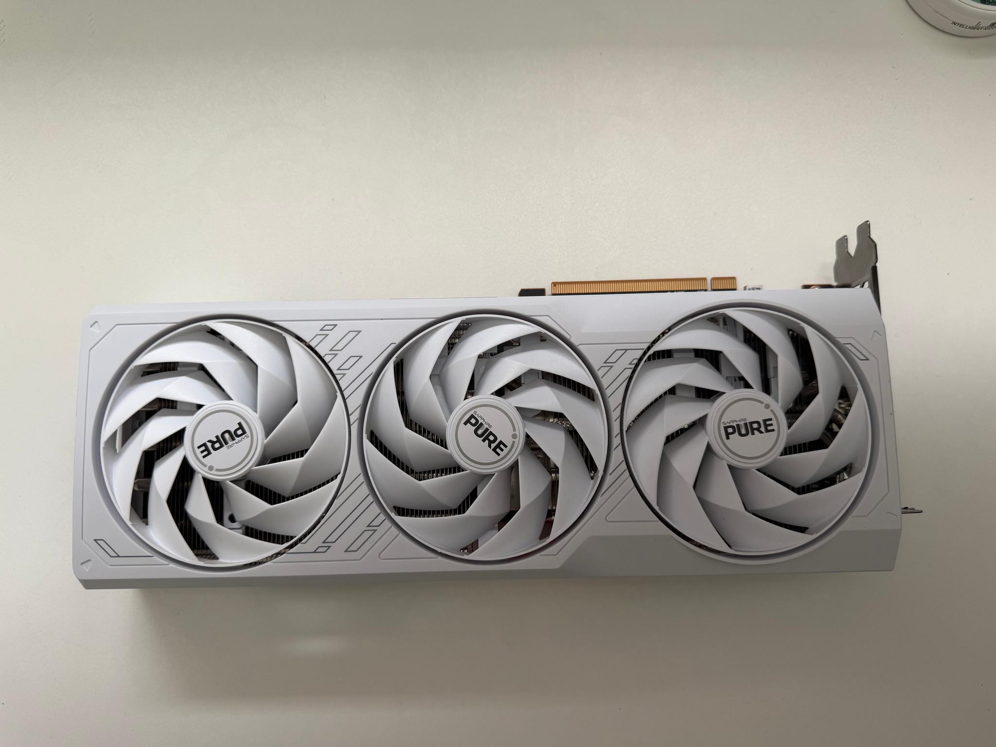 SAPPHIRE PULSE Radeon RX 7800 XT