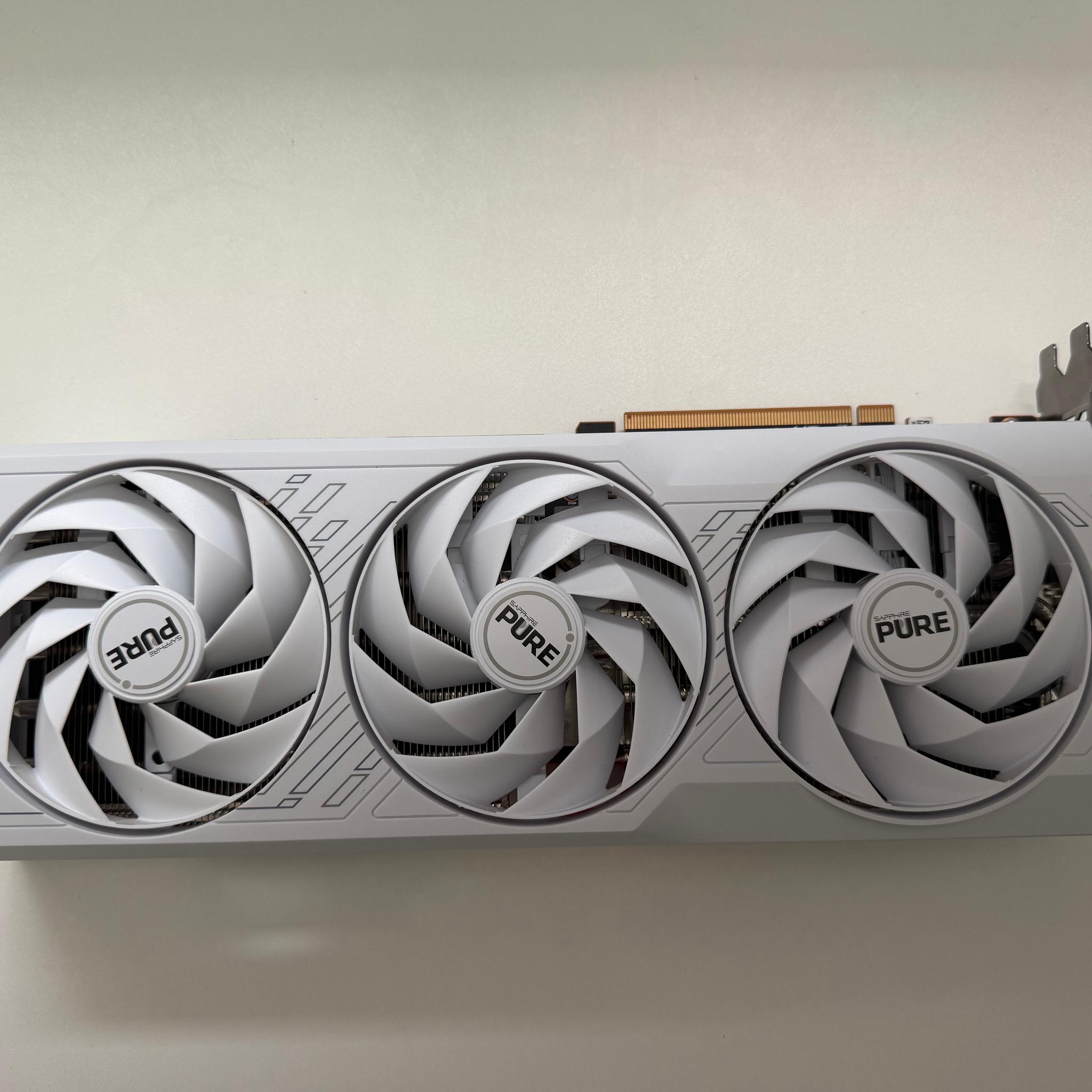 SAPPHIRE PULSE Radeon RX 7800 XT