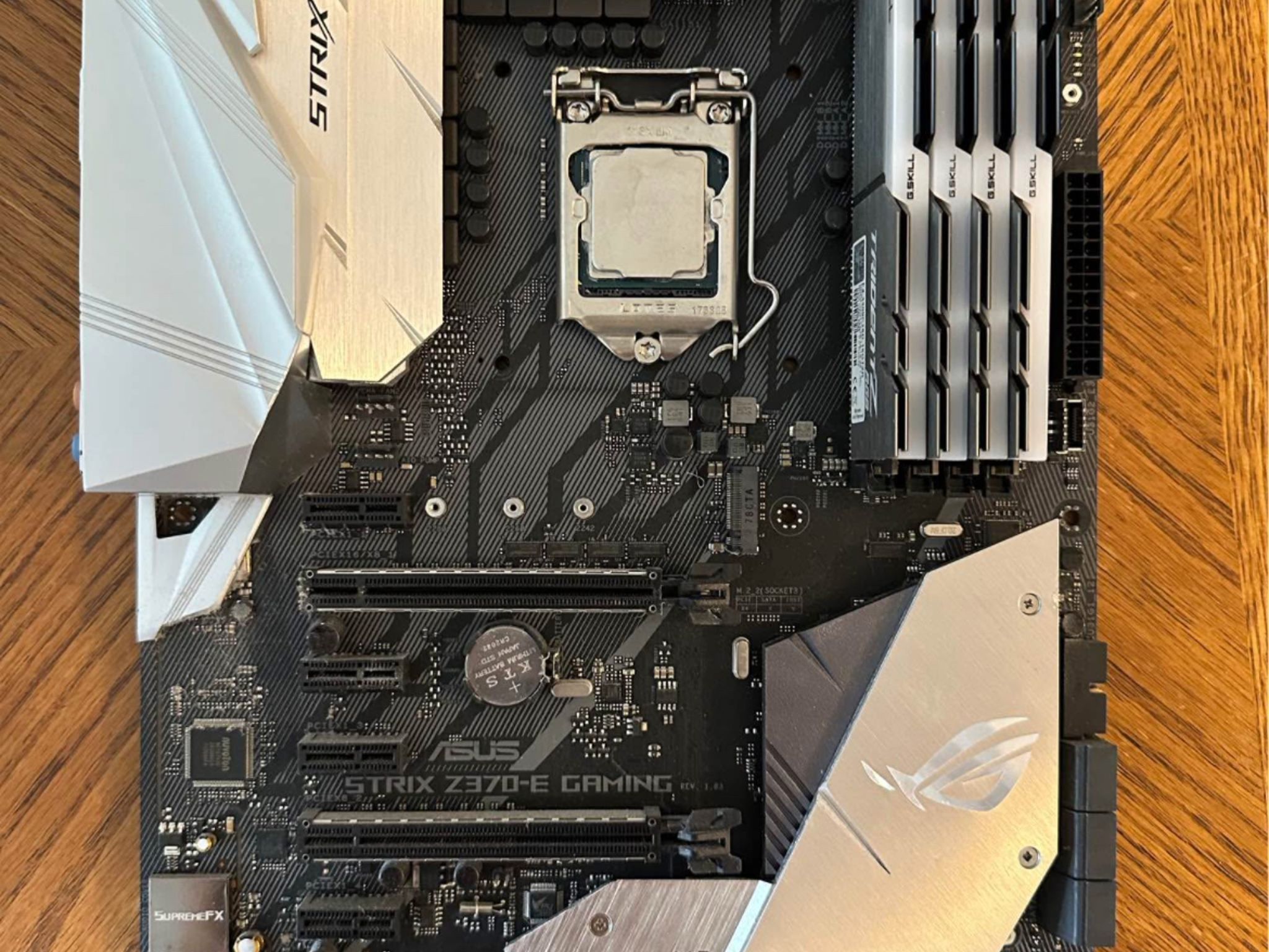 Asus ROG Z370-re Gaming Wifi w/intel i7 8700k