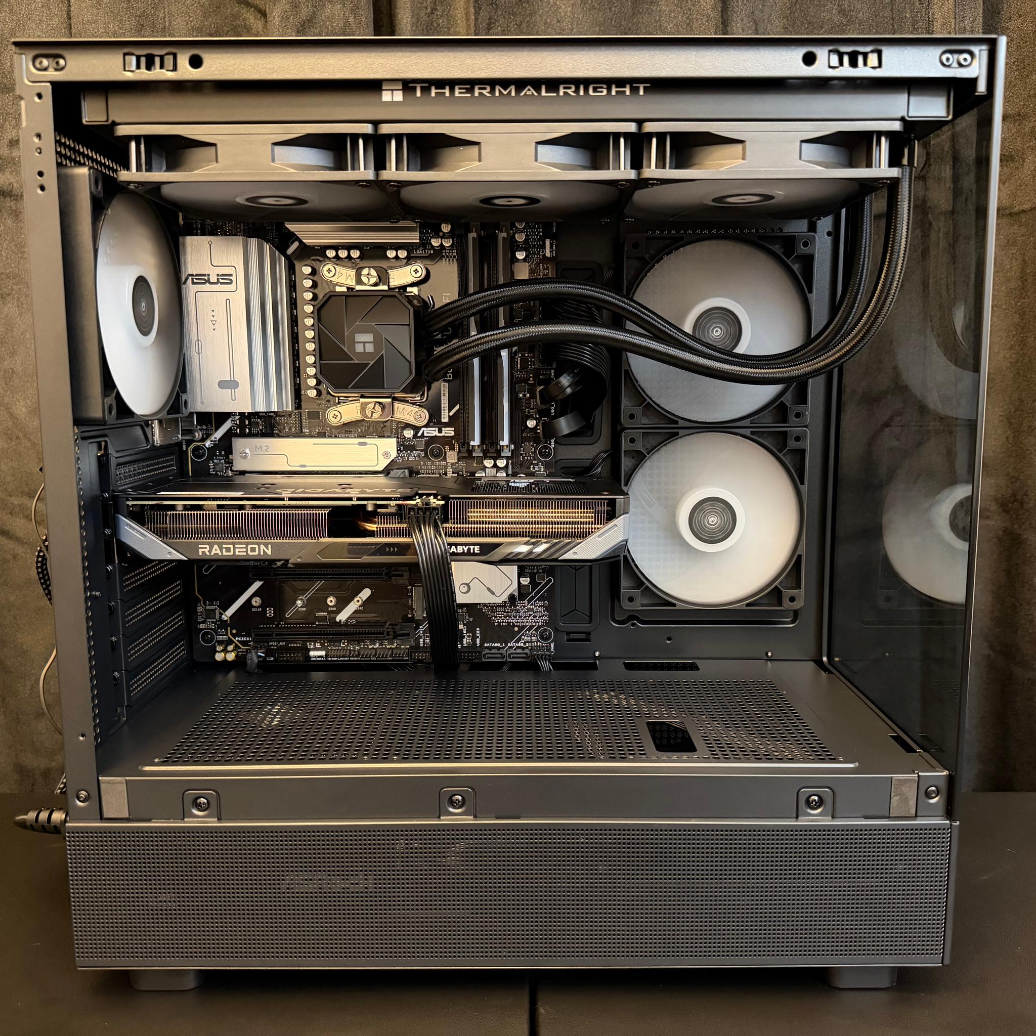 RX 9060 XT 16GB OC • RYZEN 7 9800X3D • B850 PLUS WIFI • 32GB DDR5 • 2TB SSD • 360MM AIO • NEW PC