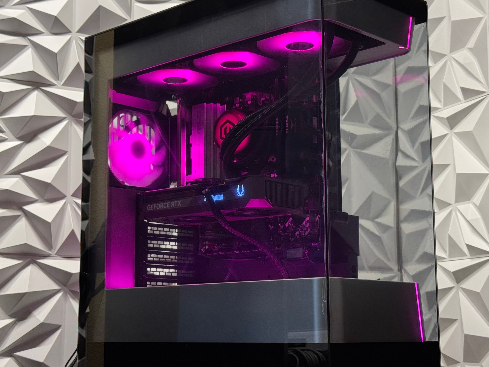 RTX 5070 \ Ryzen 7 9800X3D \ 32GB DDR5 Ram / 1TB SSD / Liquid Cooled / Creator Pc / Gaming pc
