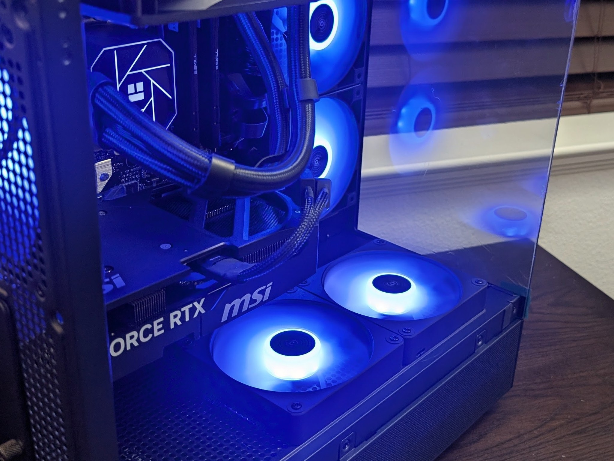 AMD RYZEN 7600X3D| MSI SHADOW RTX 5070 12GB| 32 GB DDR5 RAM| 1TB NVMe| WIFI| WINDOW 11| GAMING PC