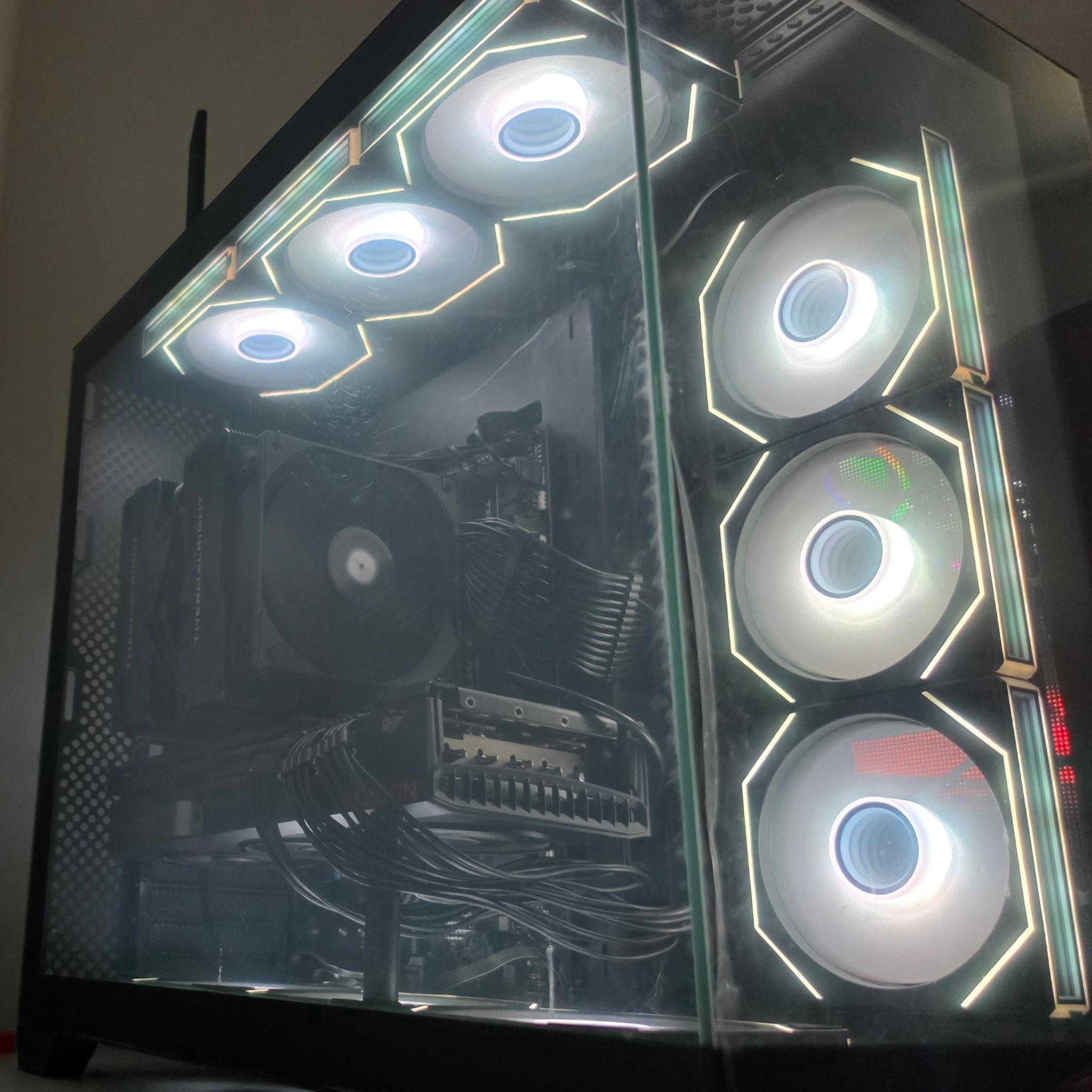 Radeon RX 7900 XTX Custom Gaming PC - Ryzen 7 9800X3D, 32GB RAM, 1TB NVMe SSD