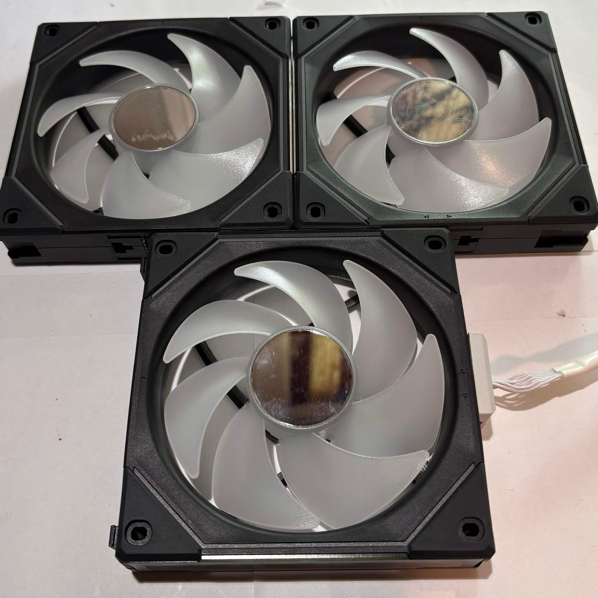 Lian Li UNI FAN SL120 Infinity ARGB PWM Fans - 3 Pack