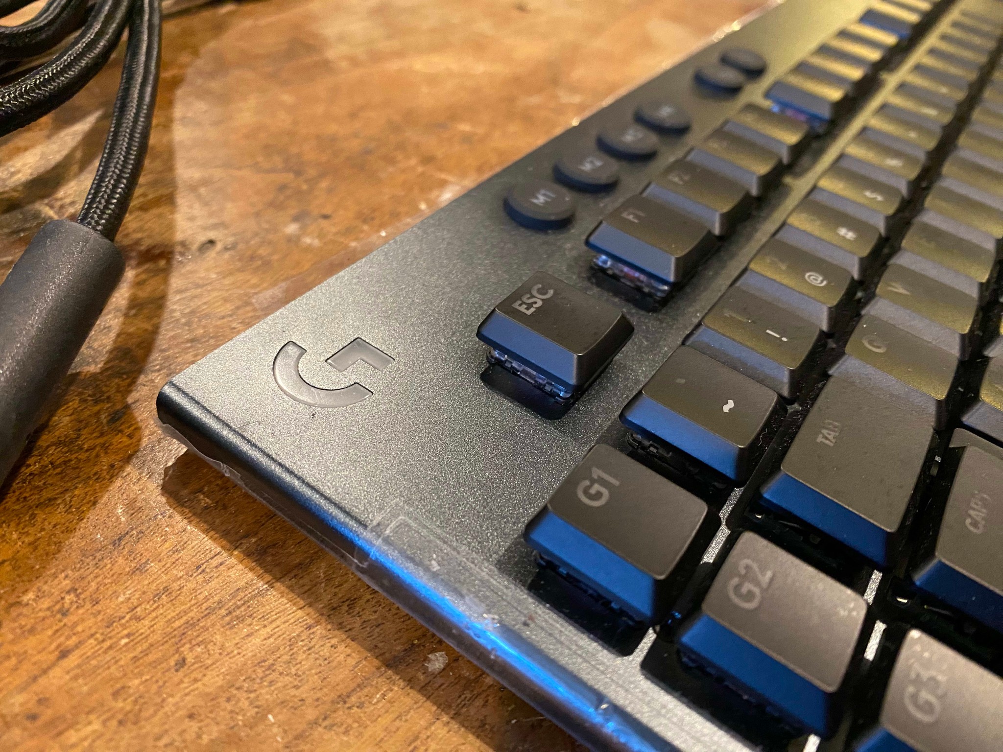 G815 Low Profile, Linear - Individually Backlit Keys, Mint Condition